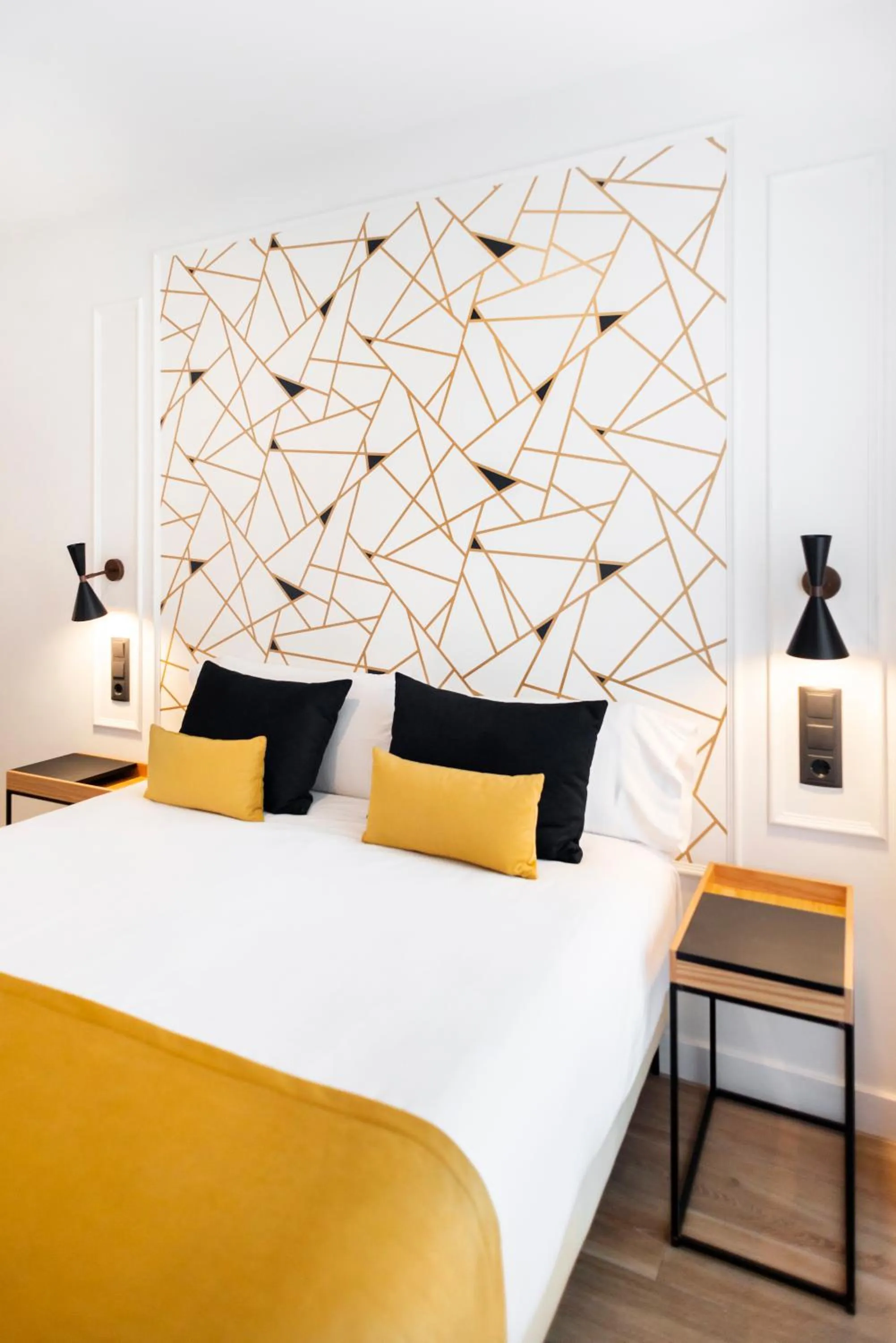 Bed in Blanq Comedias