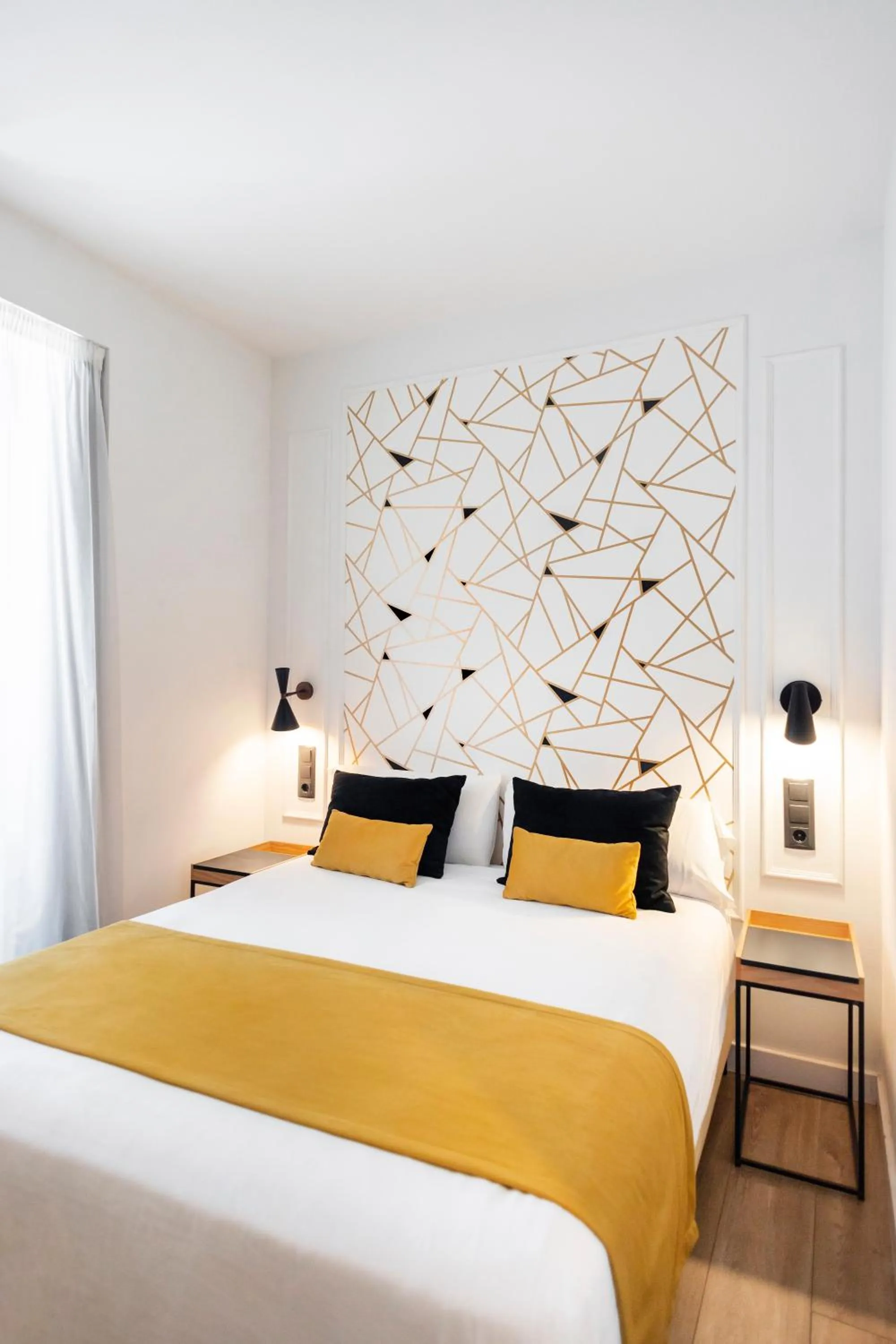 Bed in Blanq Comedias