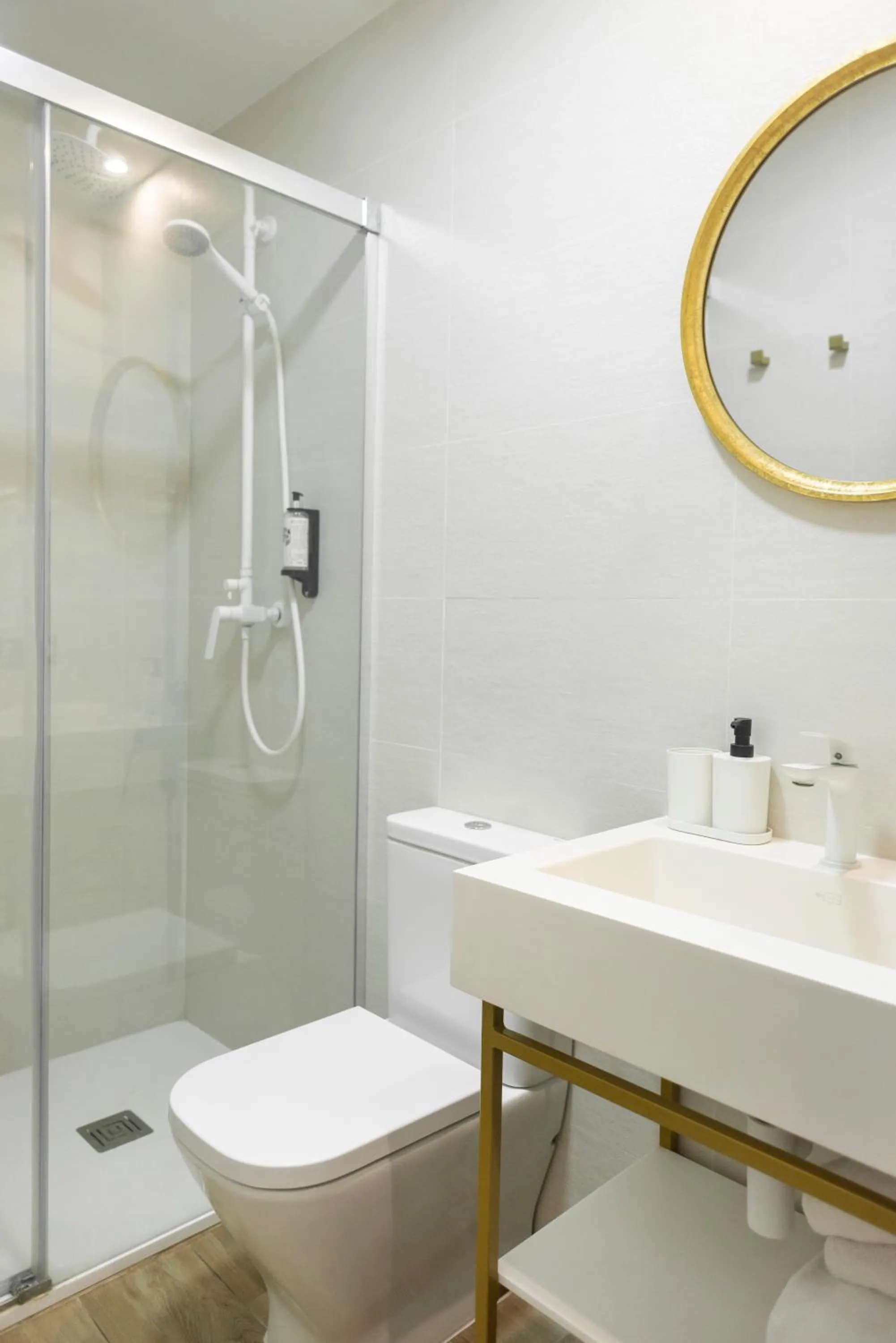 Bathroom in Blanq Comedias