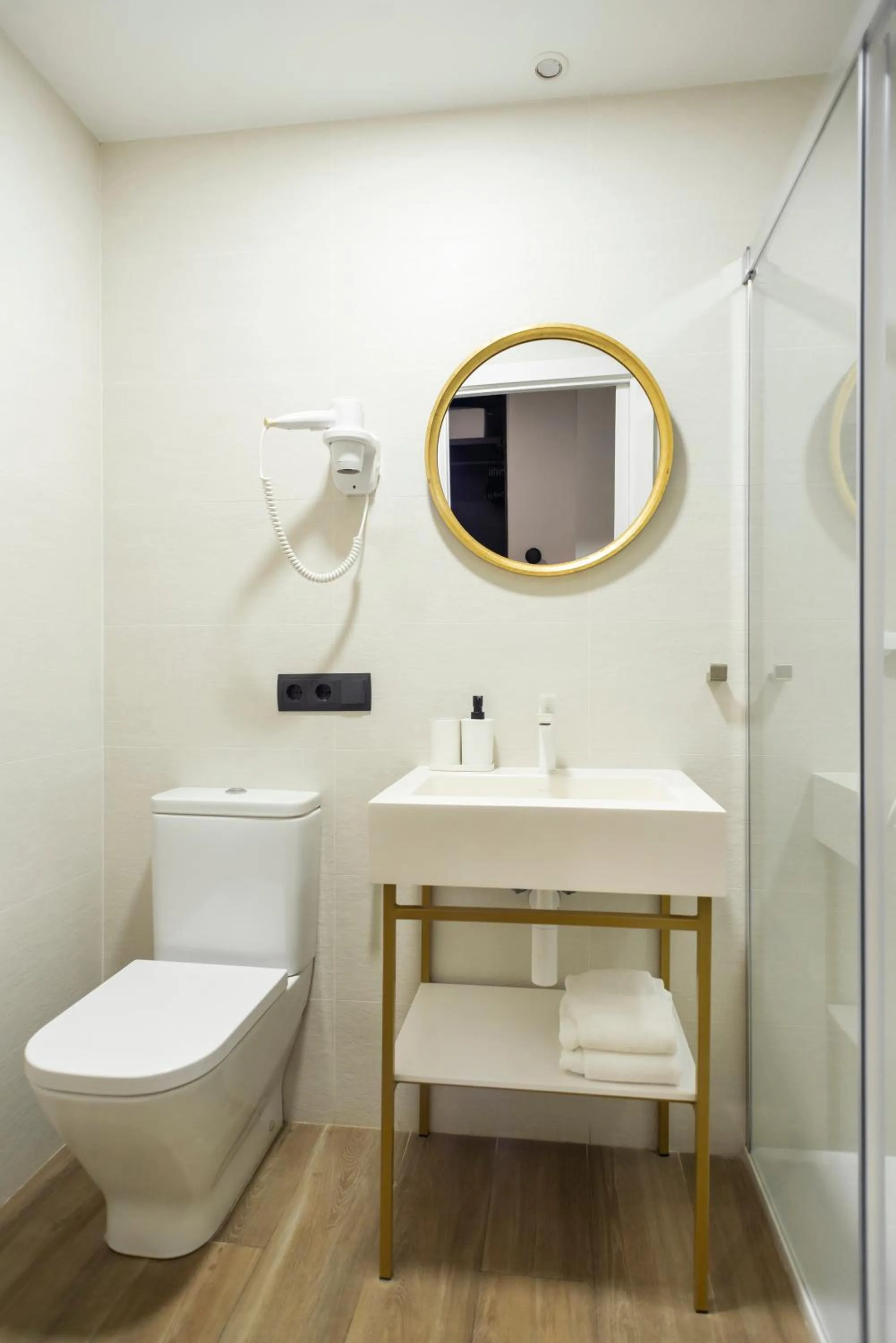 Bathroom in Blanq Comedias