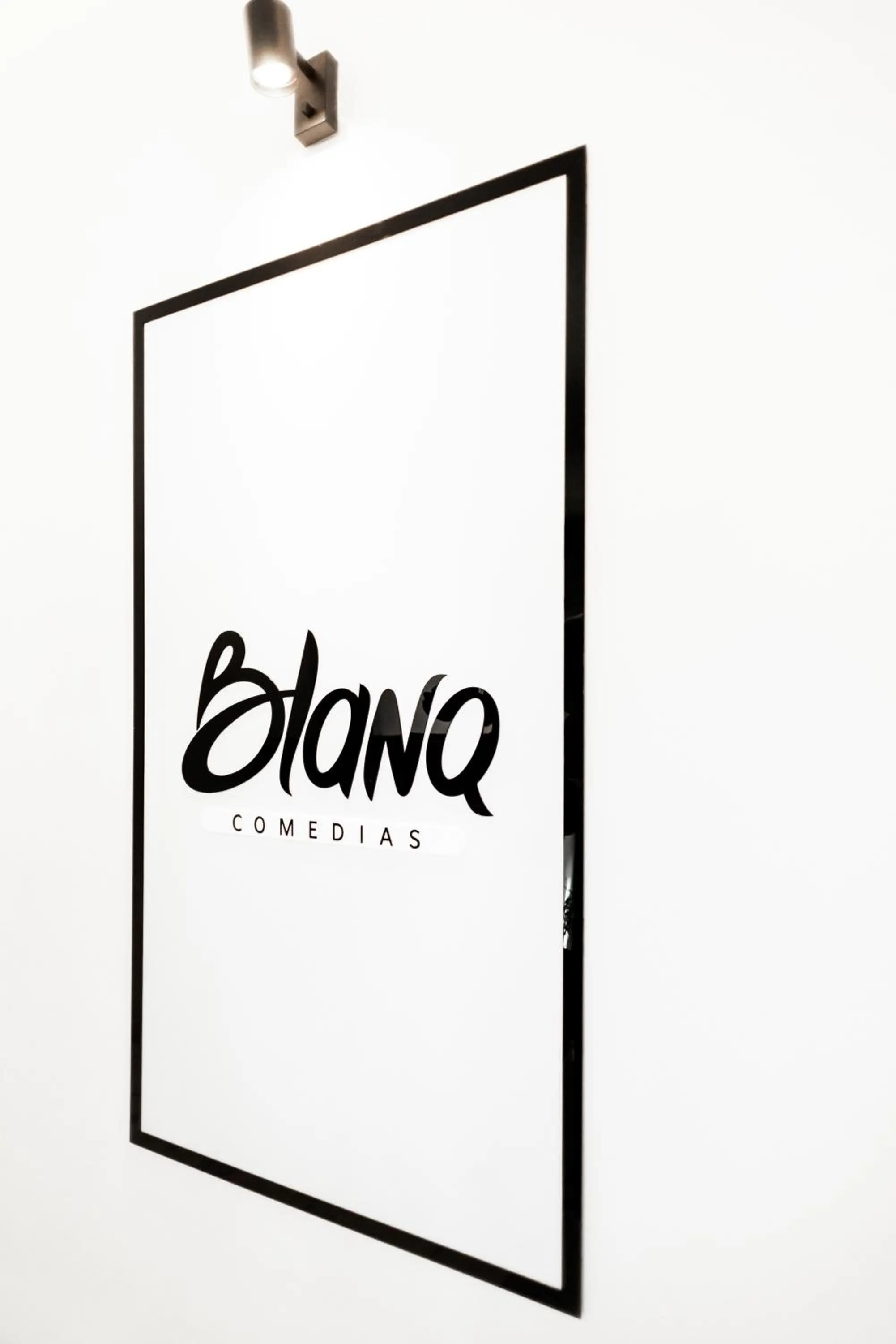 Lobby or reception in Blanq Comedias