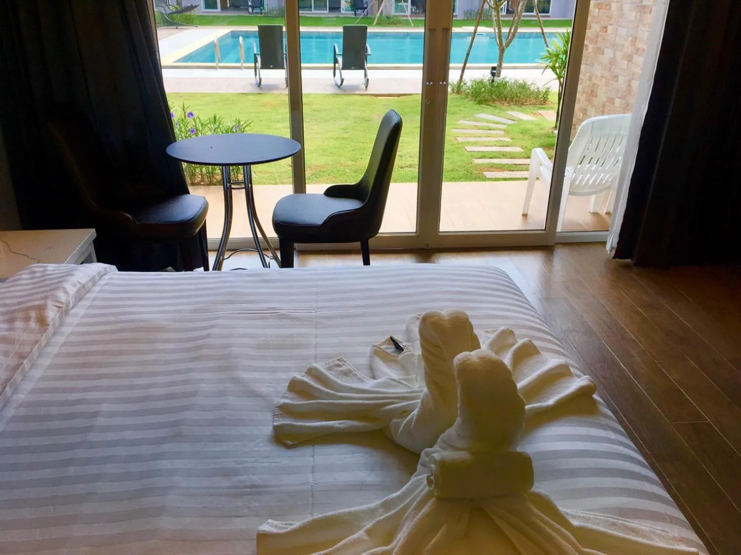 Bed in Southern Airport Hotel Hatyai