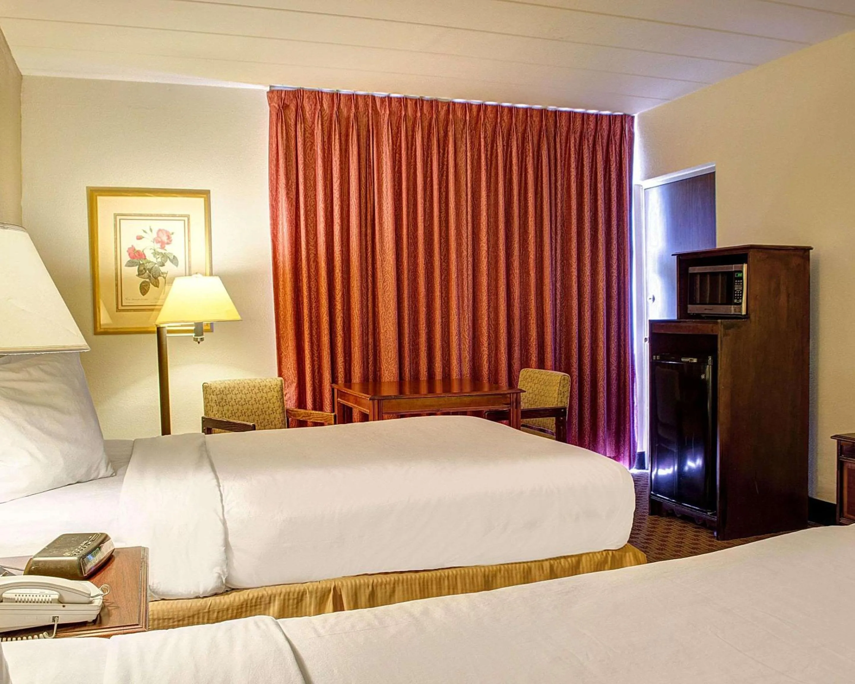 Photo of the whole room, Bed in Quality Inn Richmond North