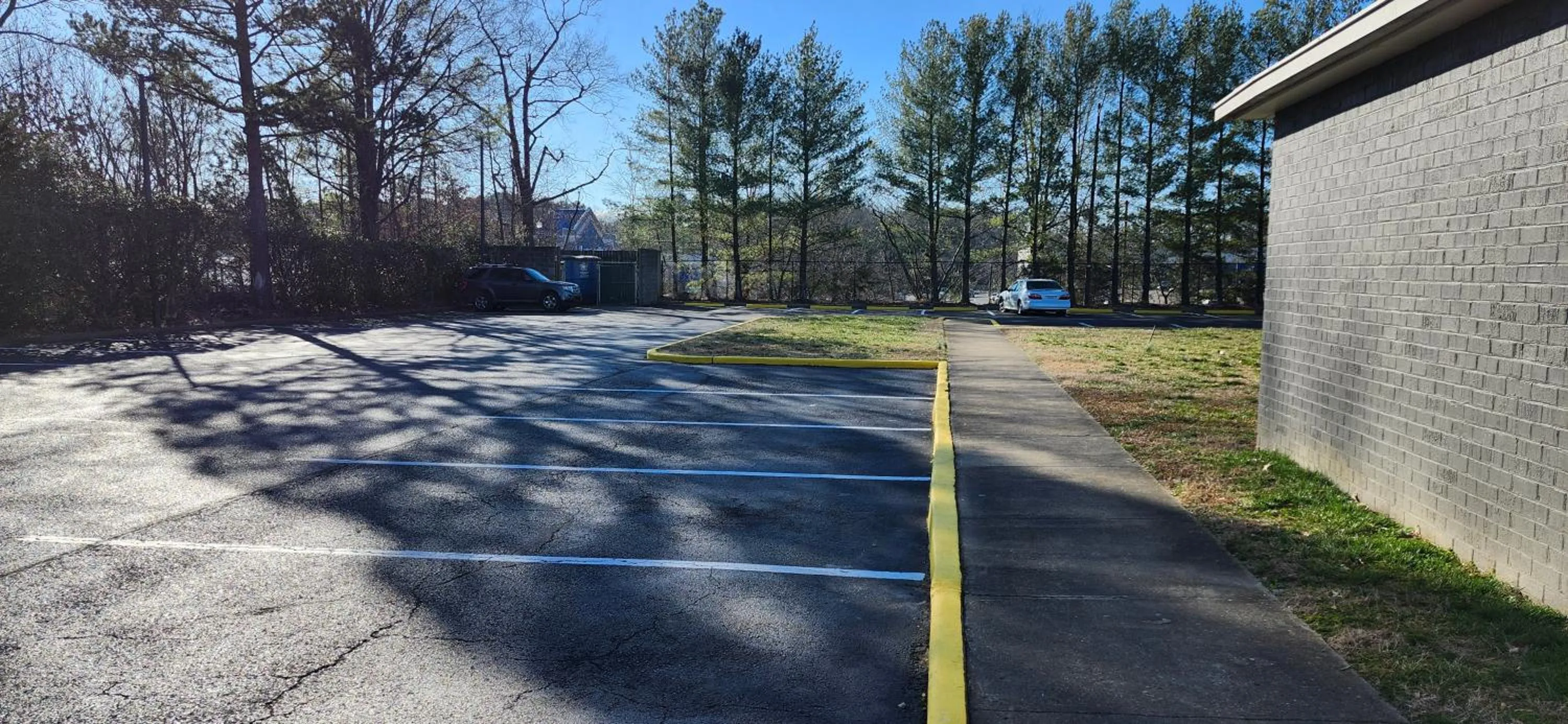 Parking in Quality Inn Richmond North