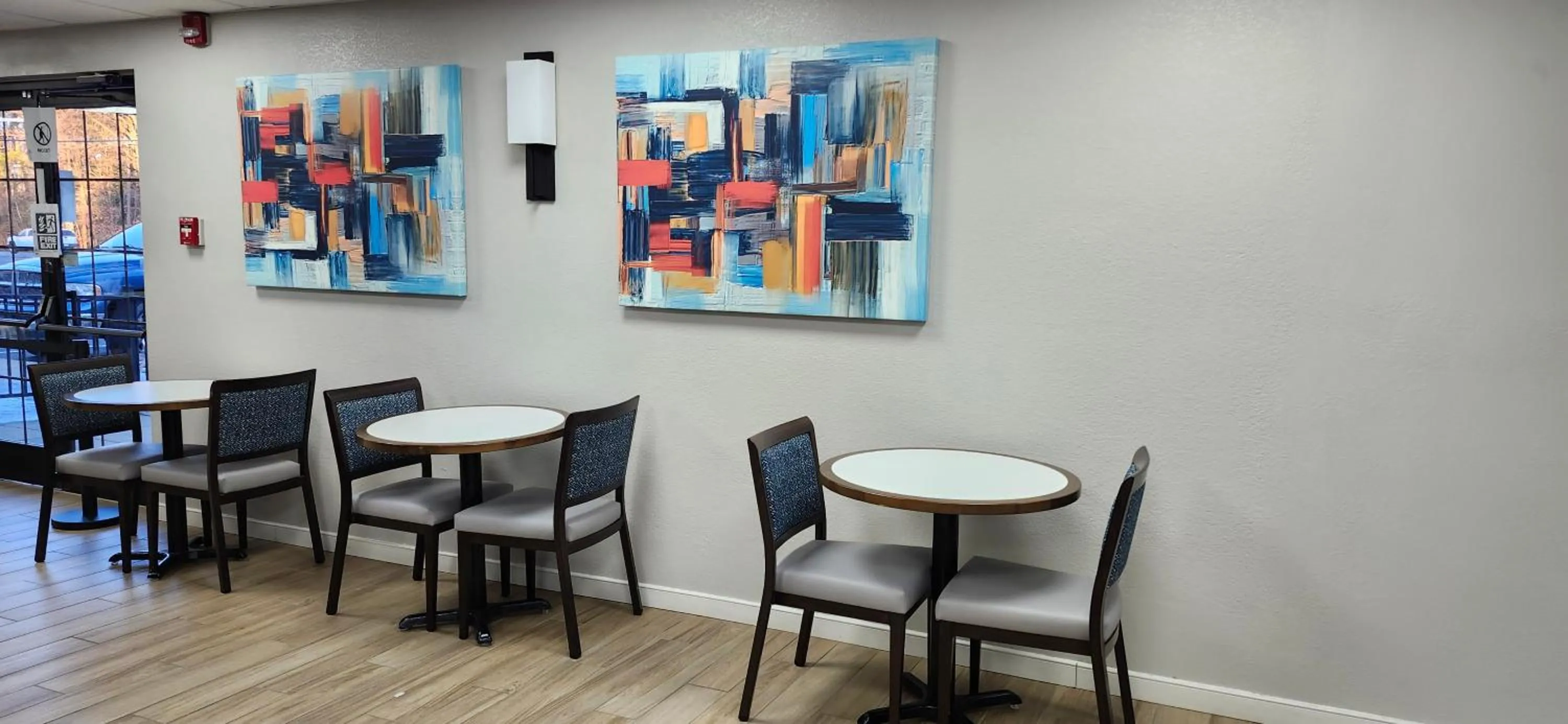 Restaurant/places to eat in Quality Inn Richmond North