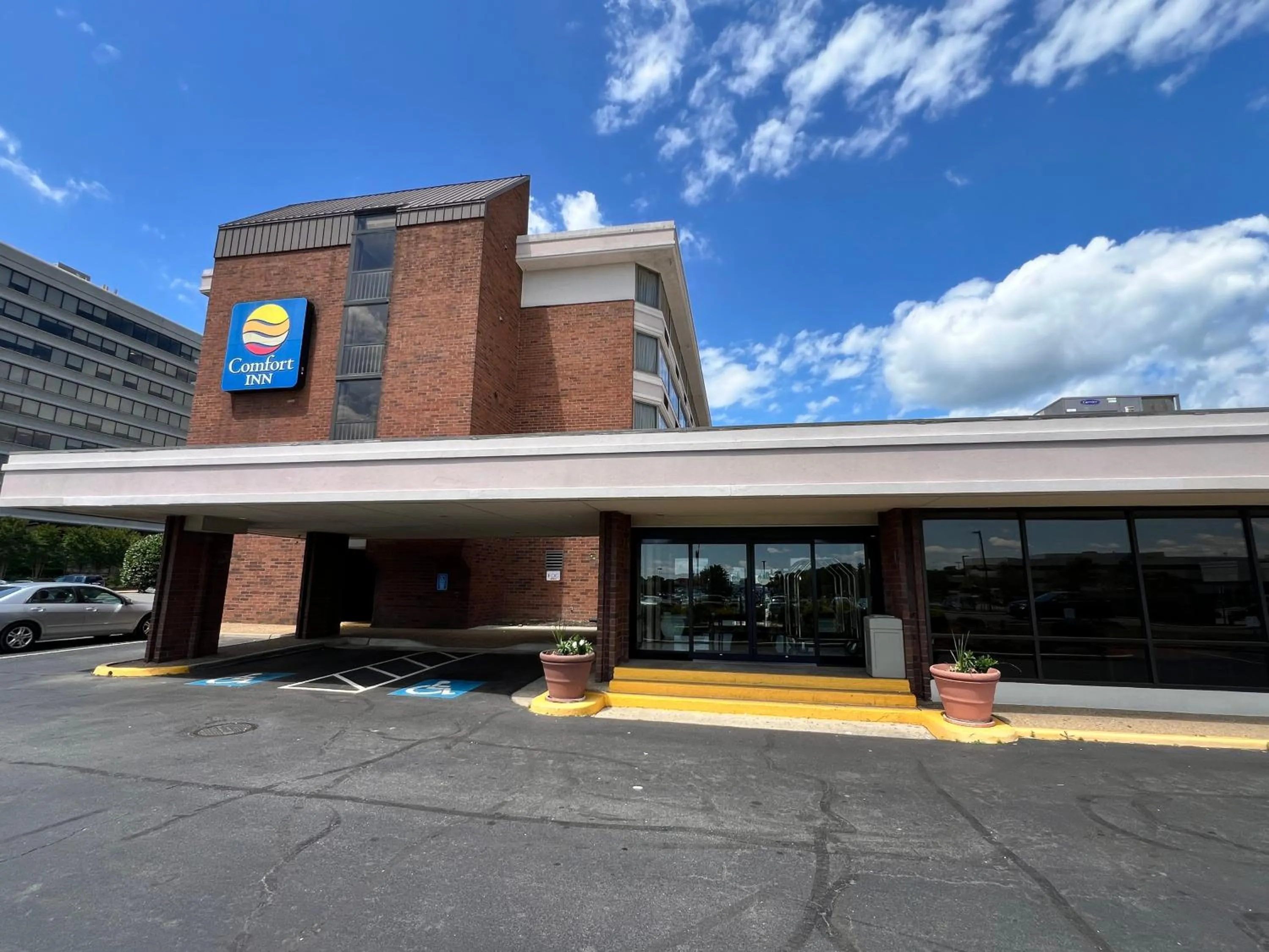 Property building in Comfort Inn Springfield