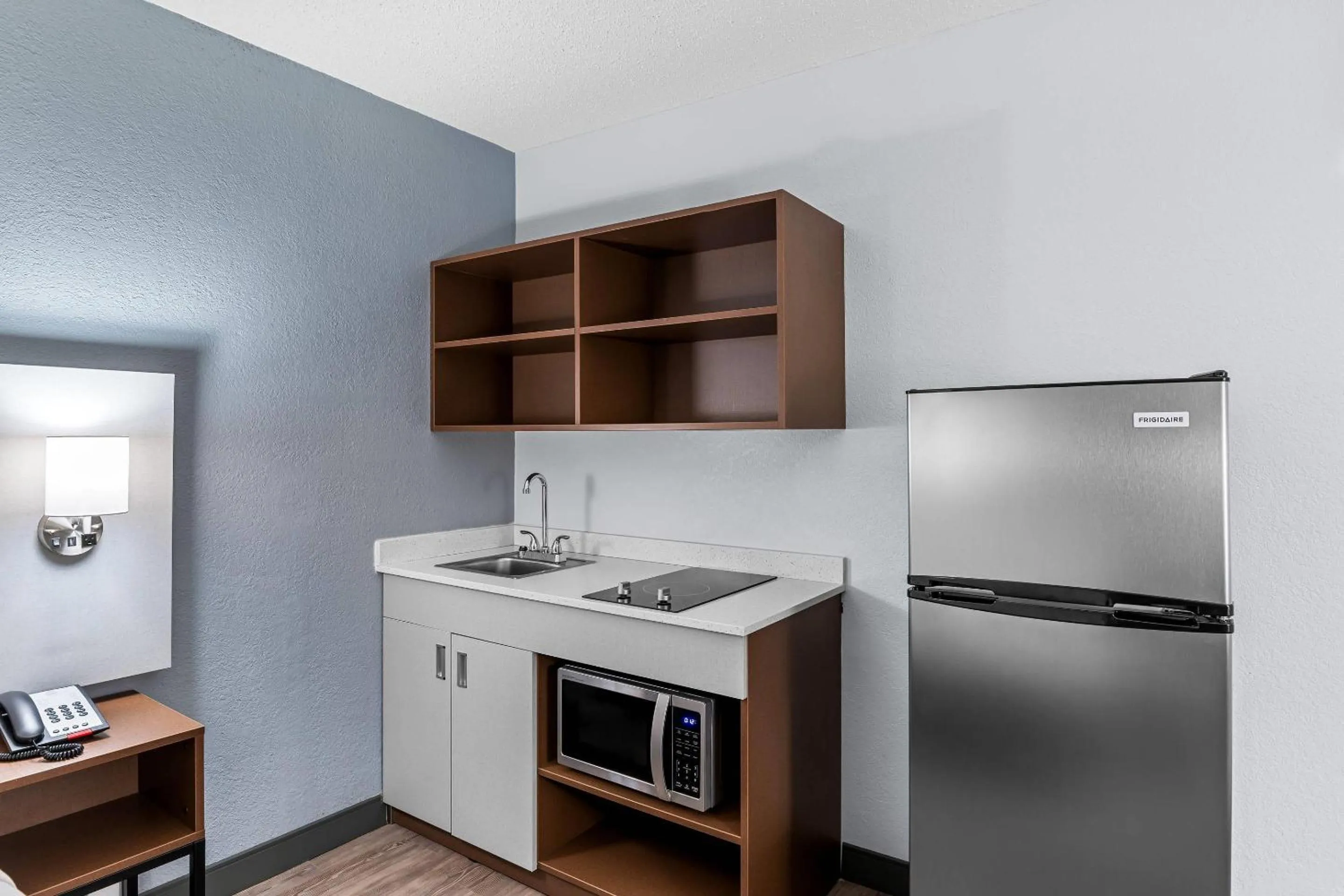 Bedroom in Suburban Studios Chester I-95