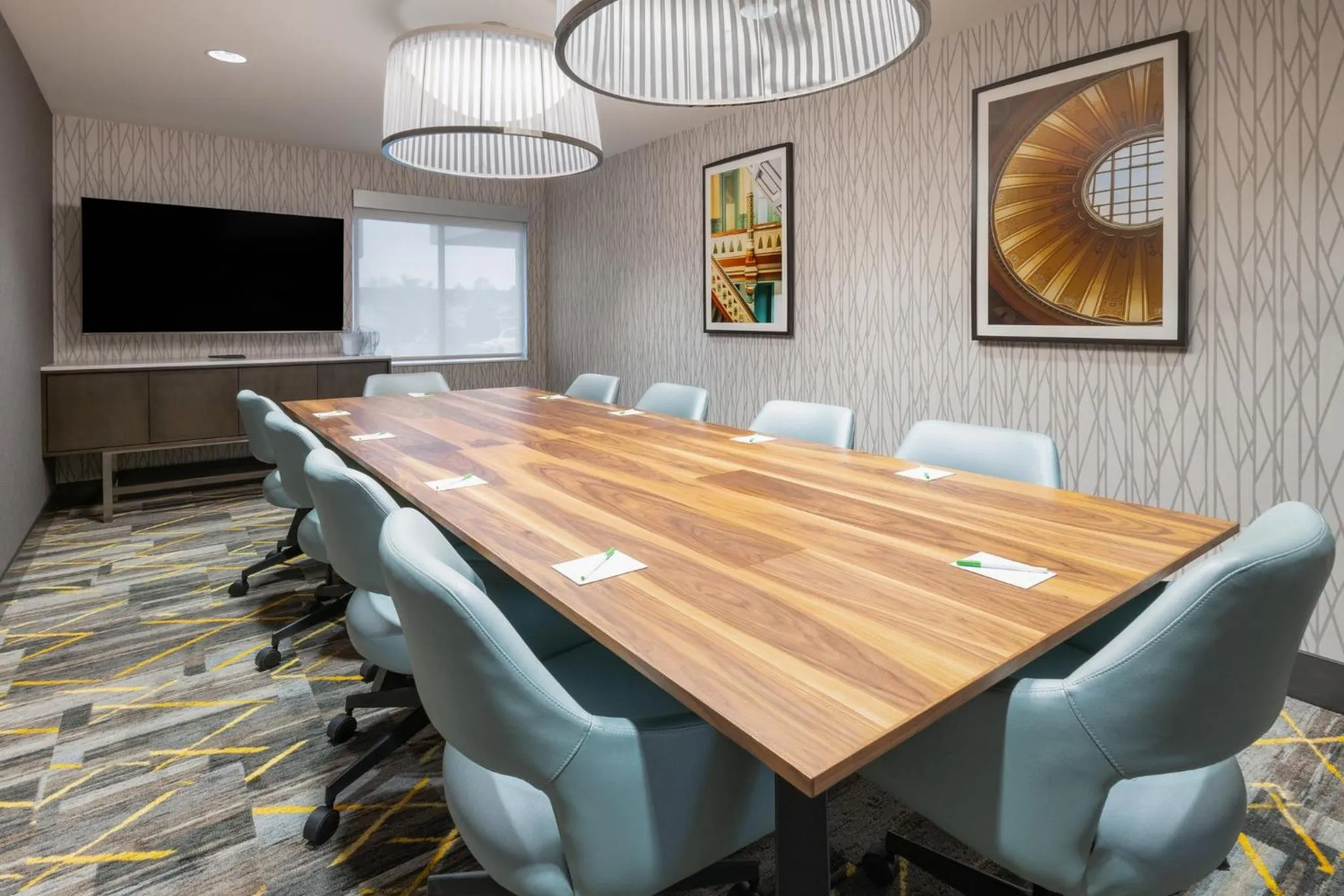 Meeting/conference room in Holiday Inn & Suites Richmond West End by IHG