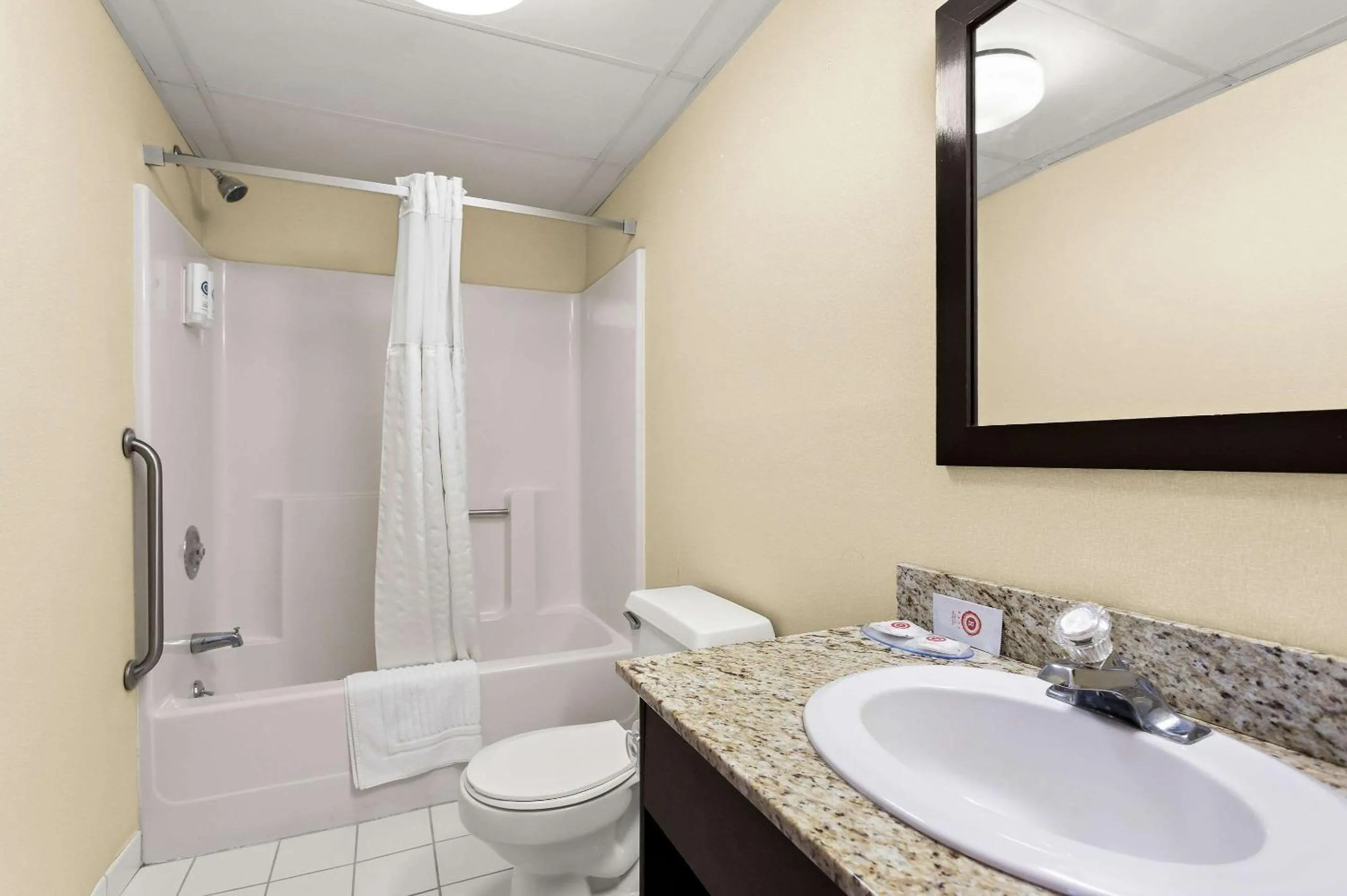 Bedroom in Comfort Inn White River Junction