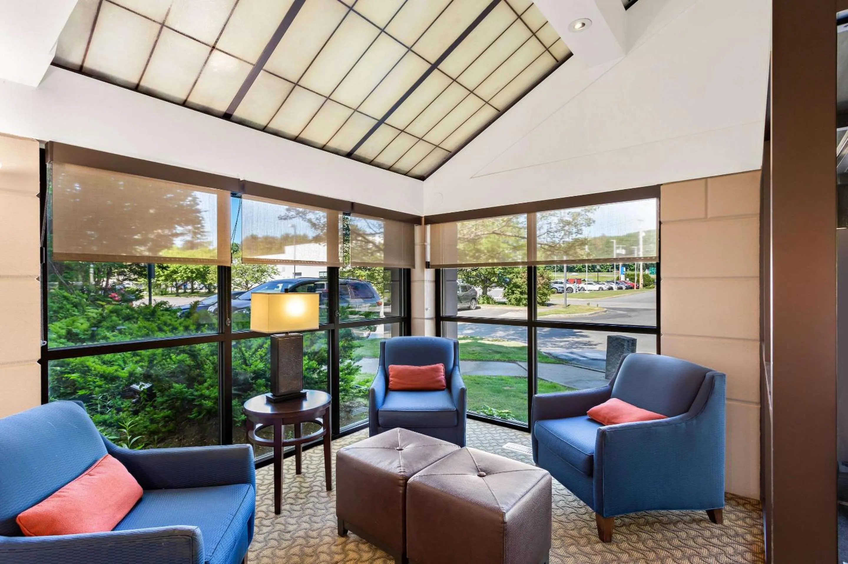 Lobby or reception in Comfort Inn White River Junction