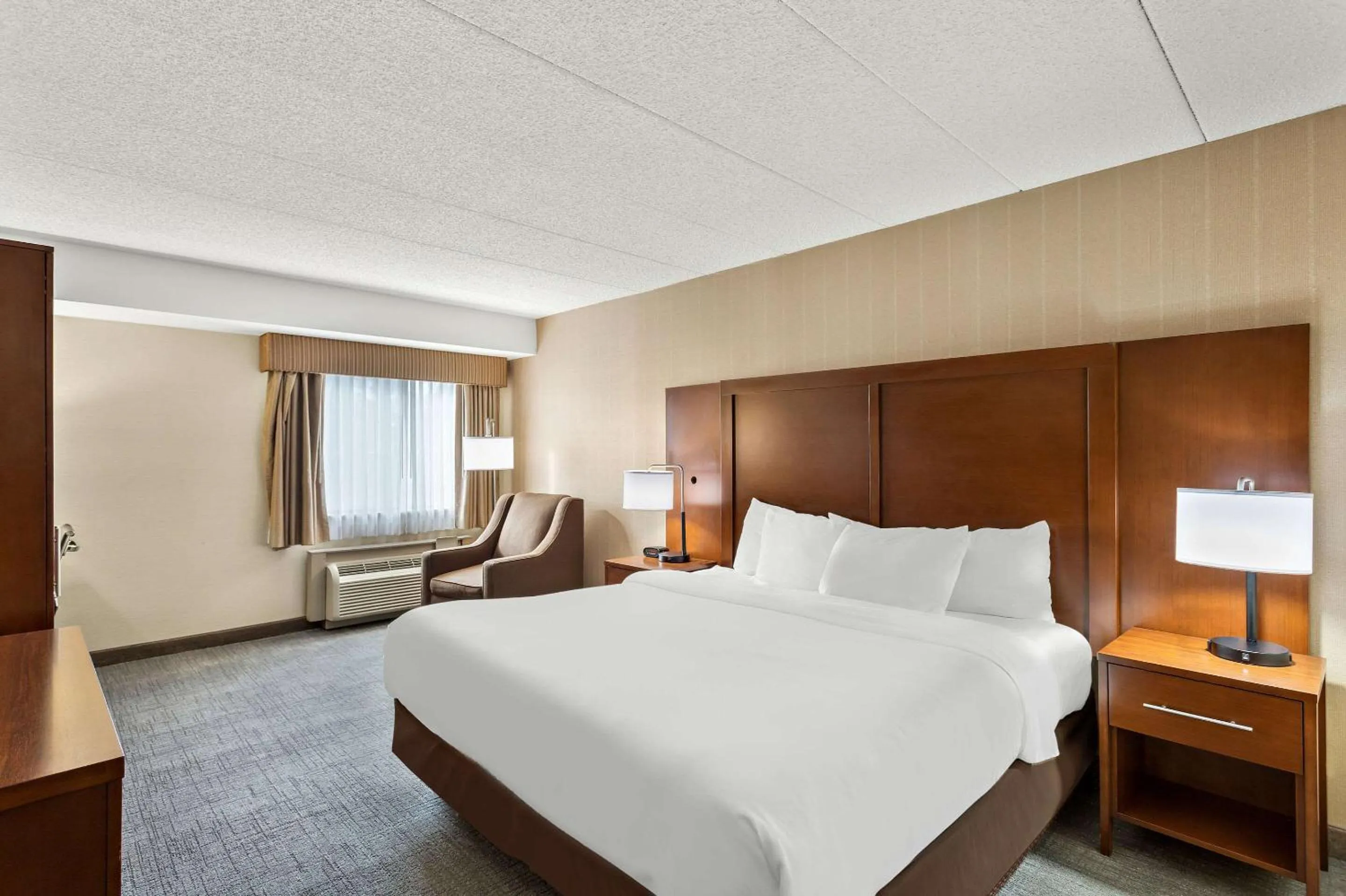 Bedroom, Bed in Comfort Inn White River Junction