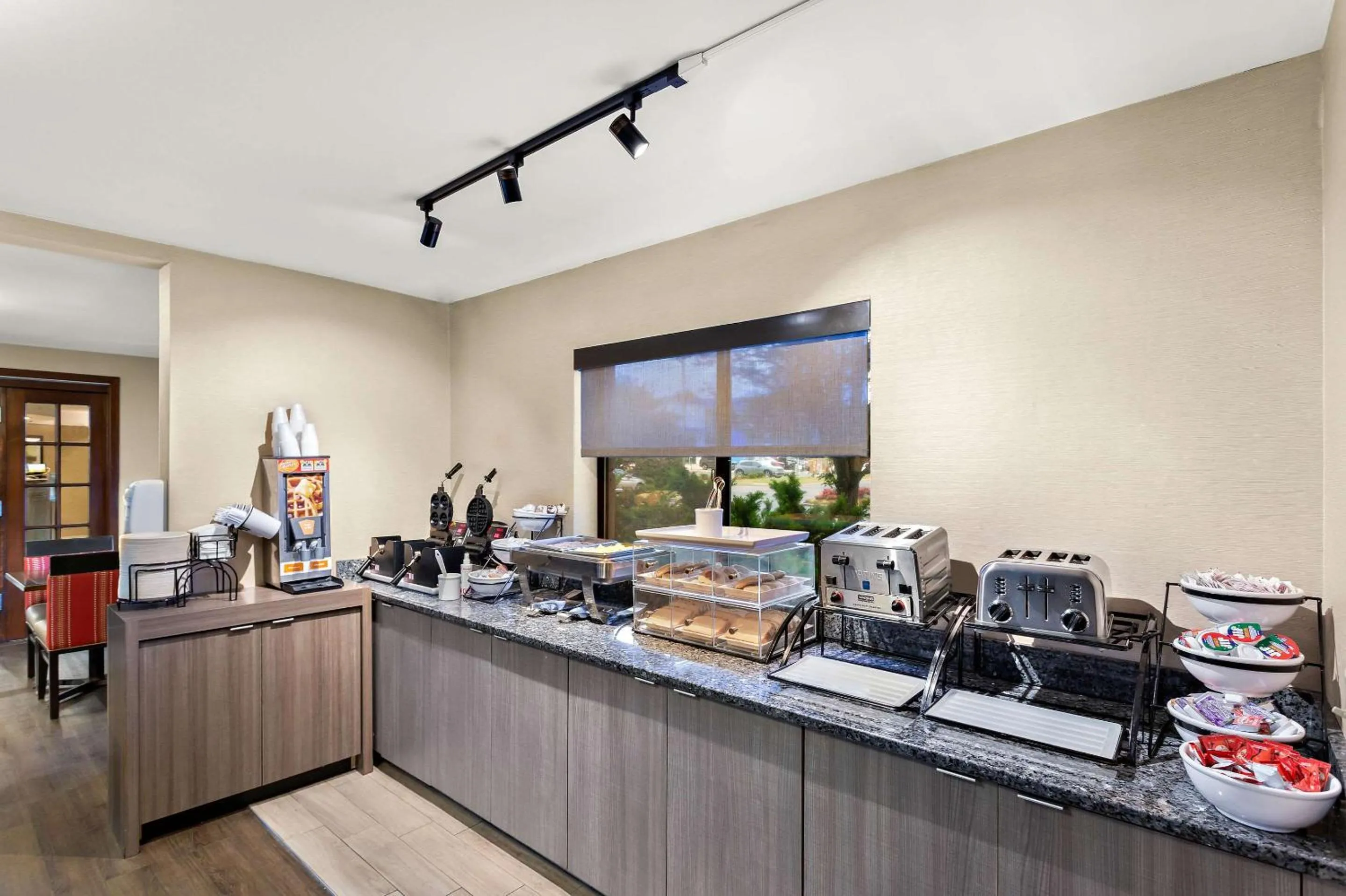 Breakfast in Comfort Inn White River Junction