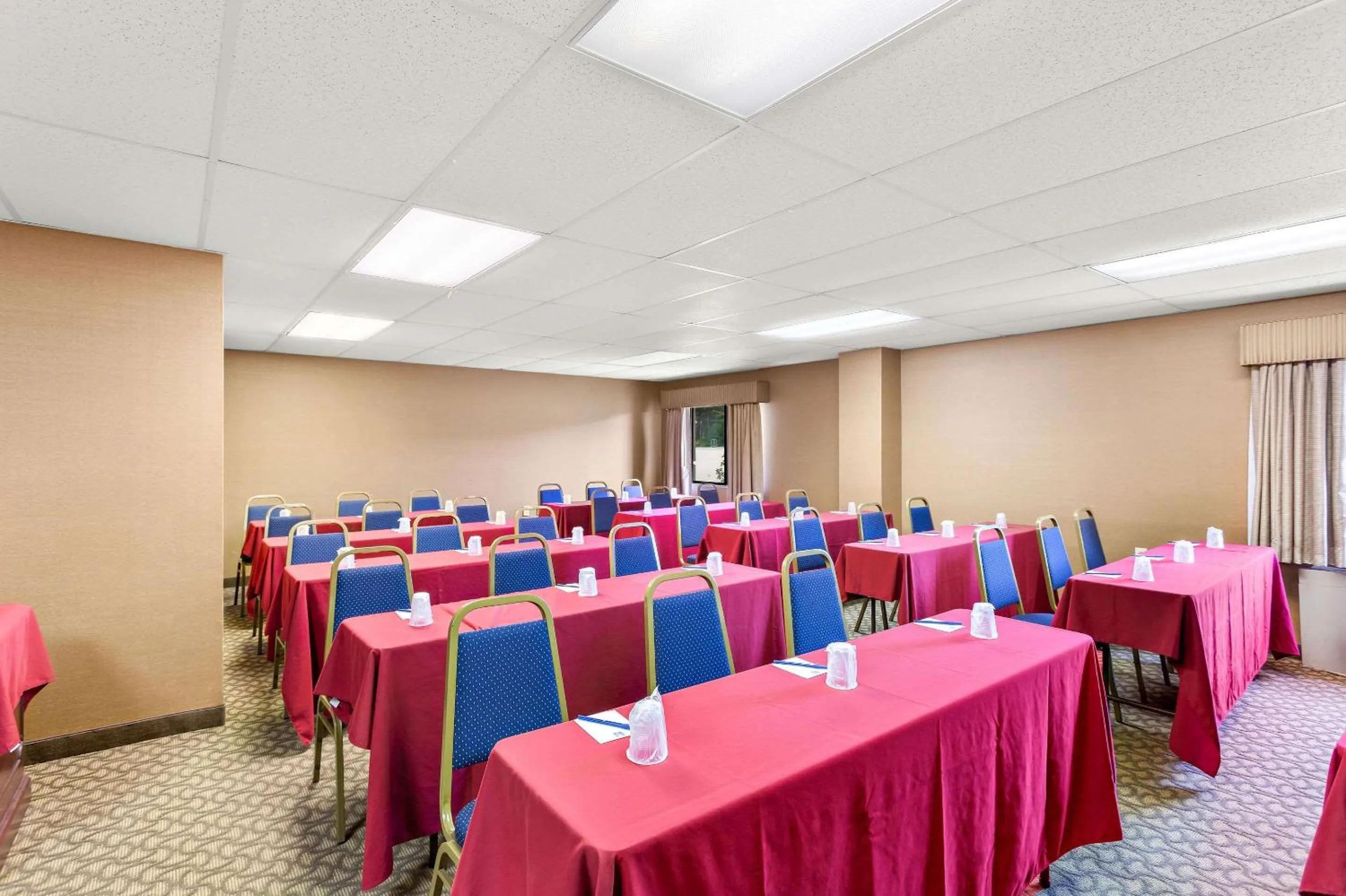 Meeting/conference room in Comfort Inn White River Junction