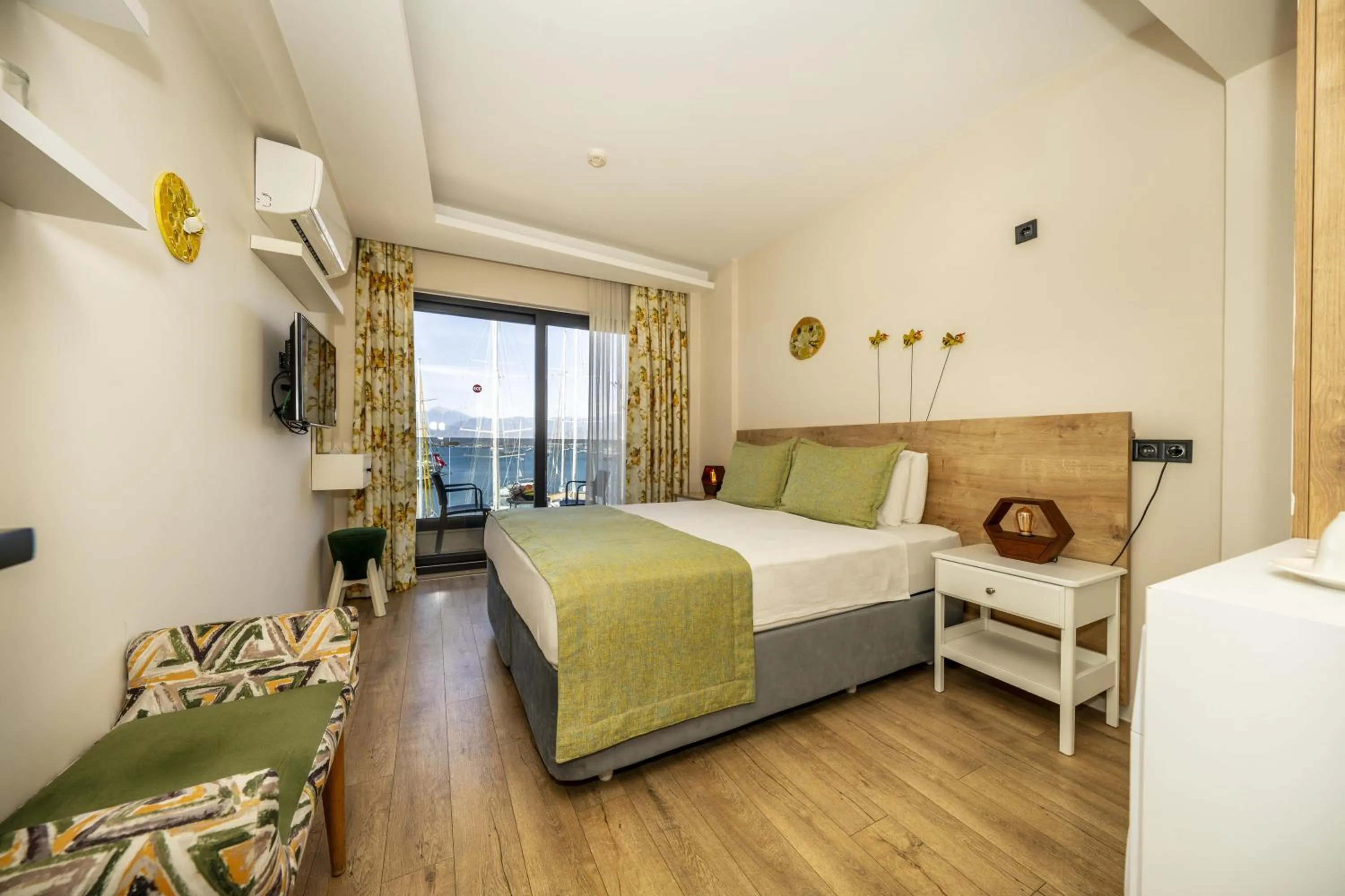 Bedroom, Bed in Ece Marina Suites