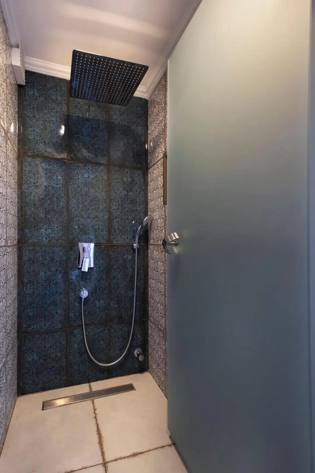 Bathroom in Ece Marina Suites