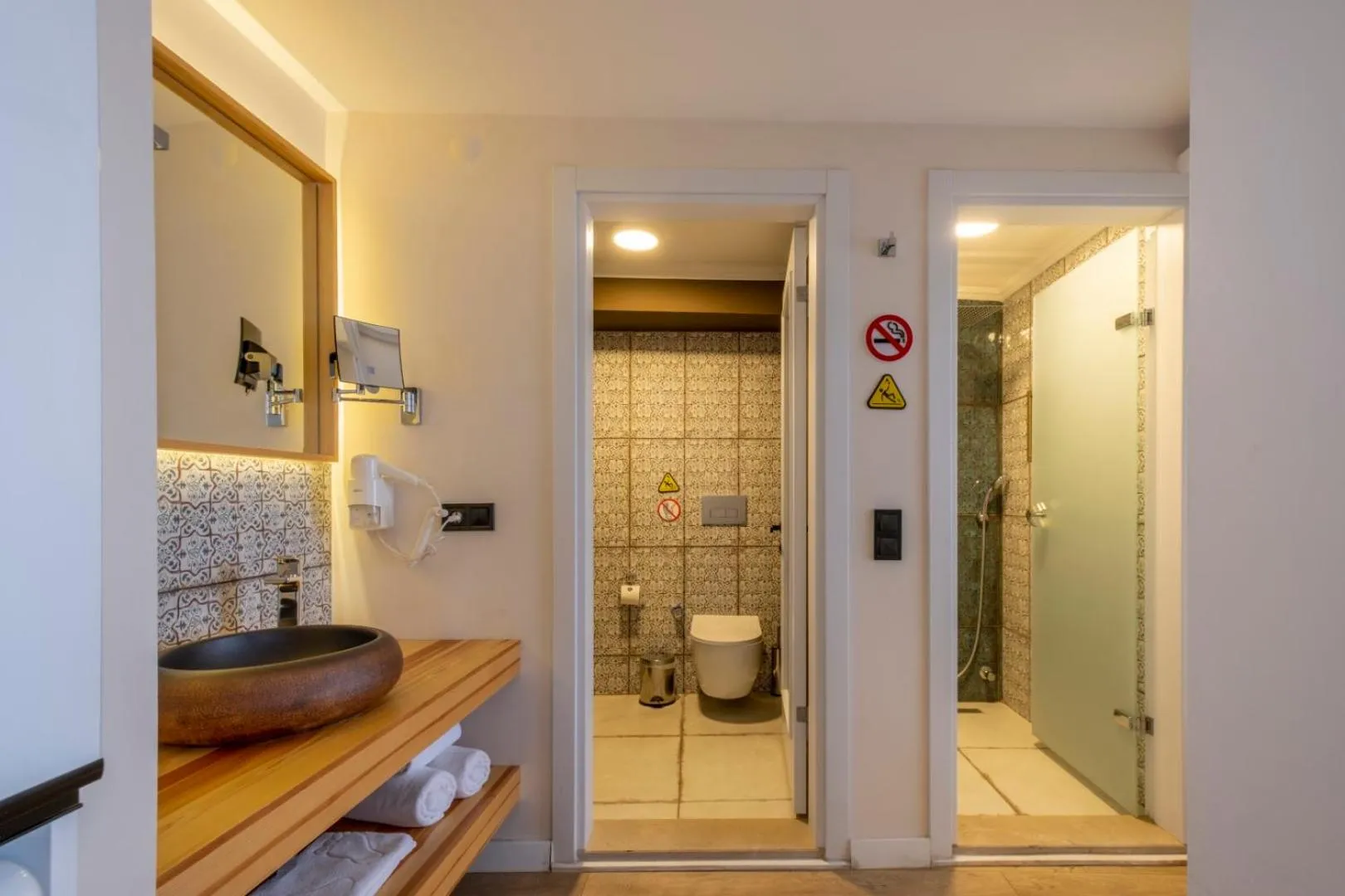 Bathroom in Ece Marina Suites