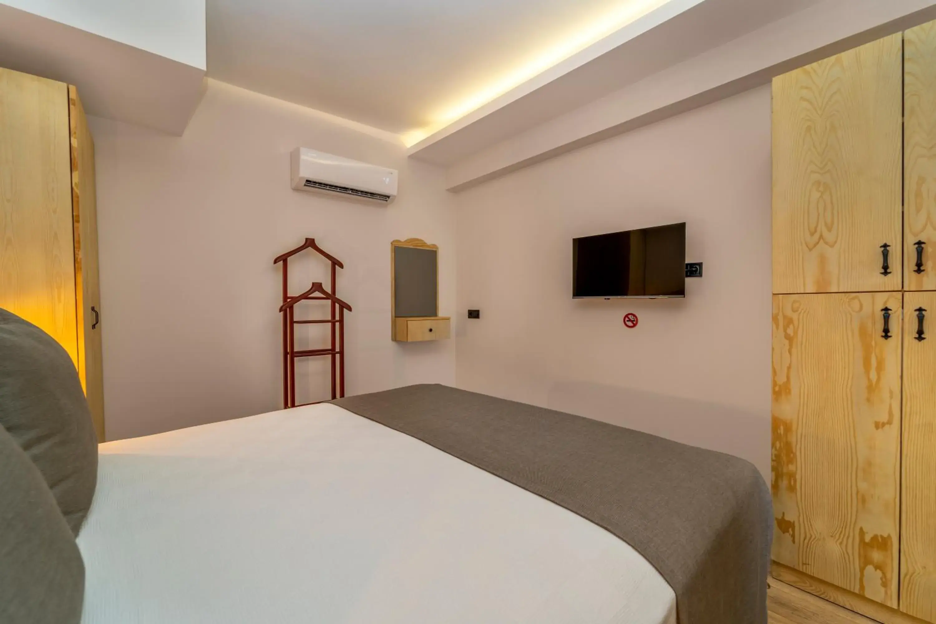 Deluxe Triple Room with Sea View in Ece Marina Suites Deluxe Triple Room with Sea View in Ece Marina Suites