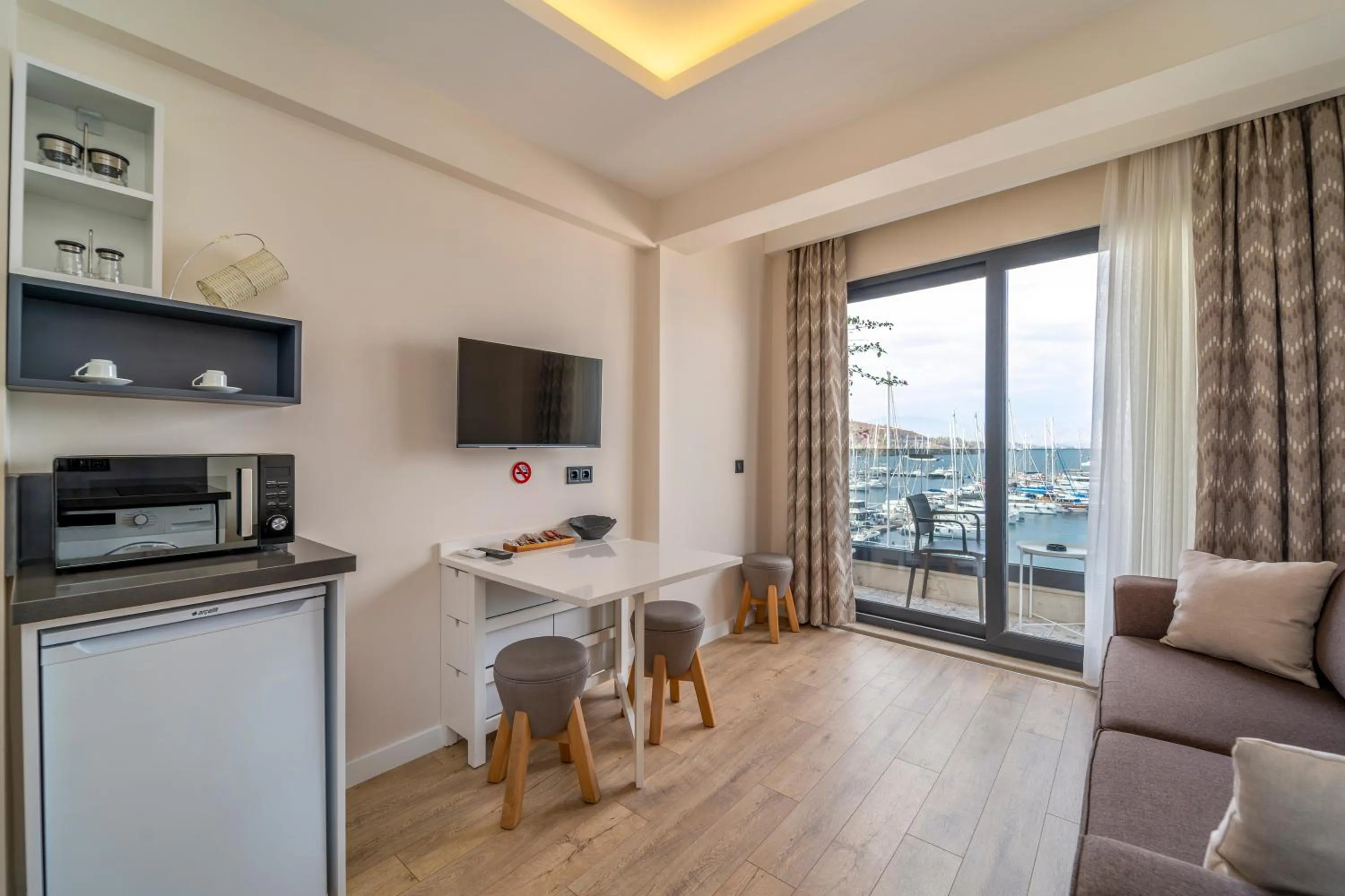 Living room in Ece Marina Suites