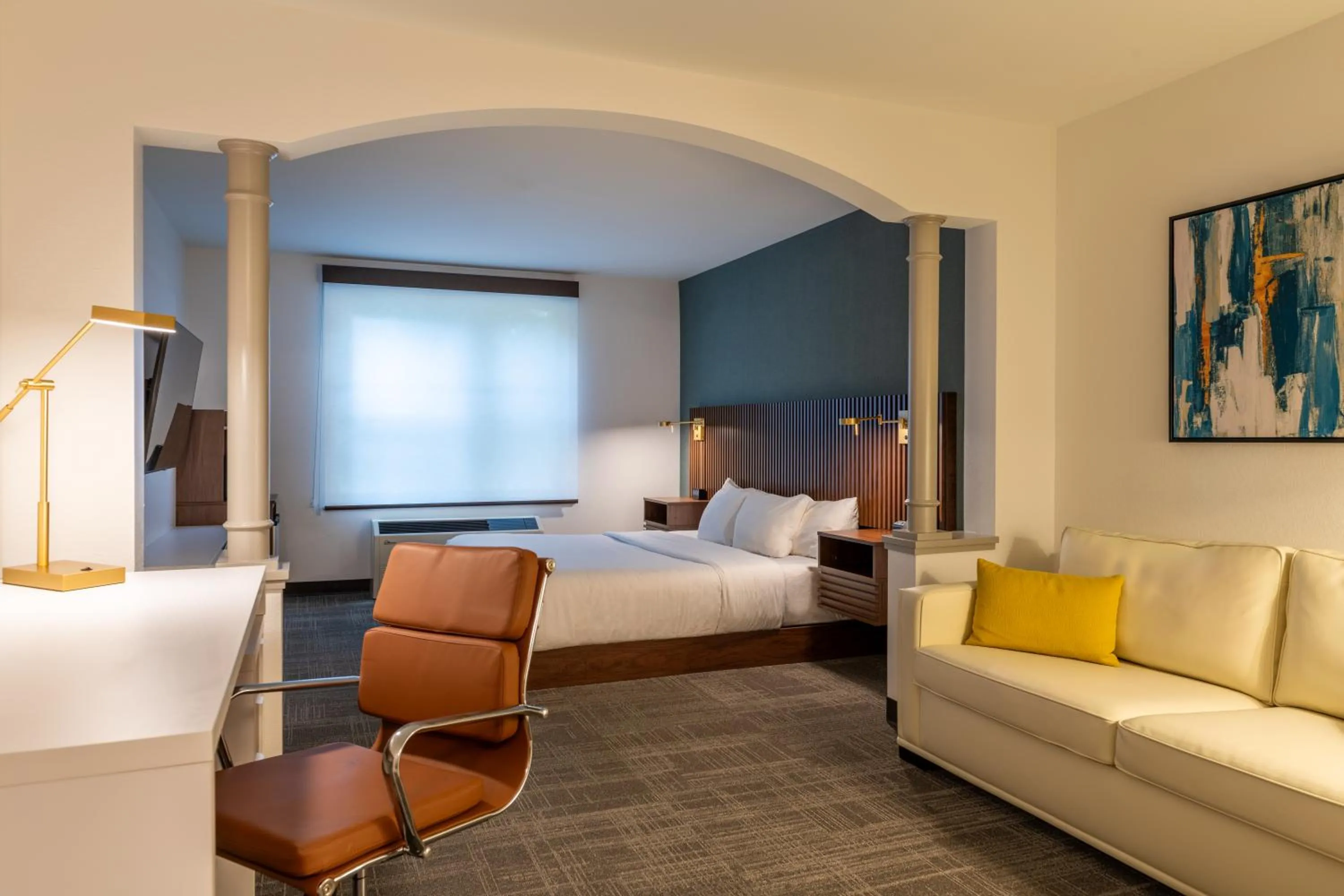 Bed in Comfort Inn & Suites Near Burke Mountain