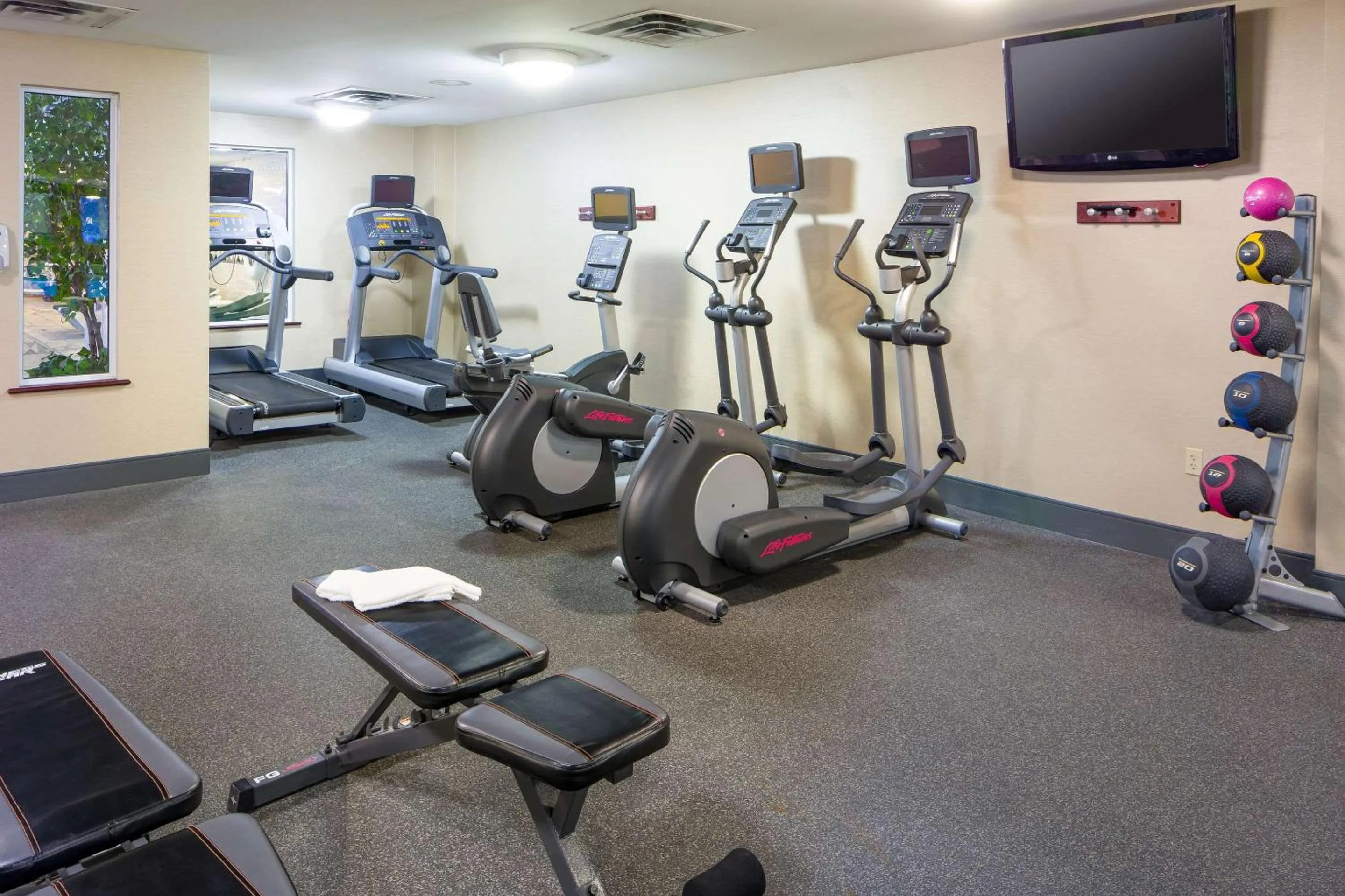 Fitness centre/facilities in Comfort Inn & Suites Near Burke Mountain