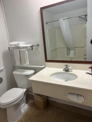 FairBridge Inn & Suites Sunnyside