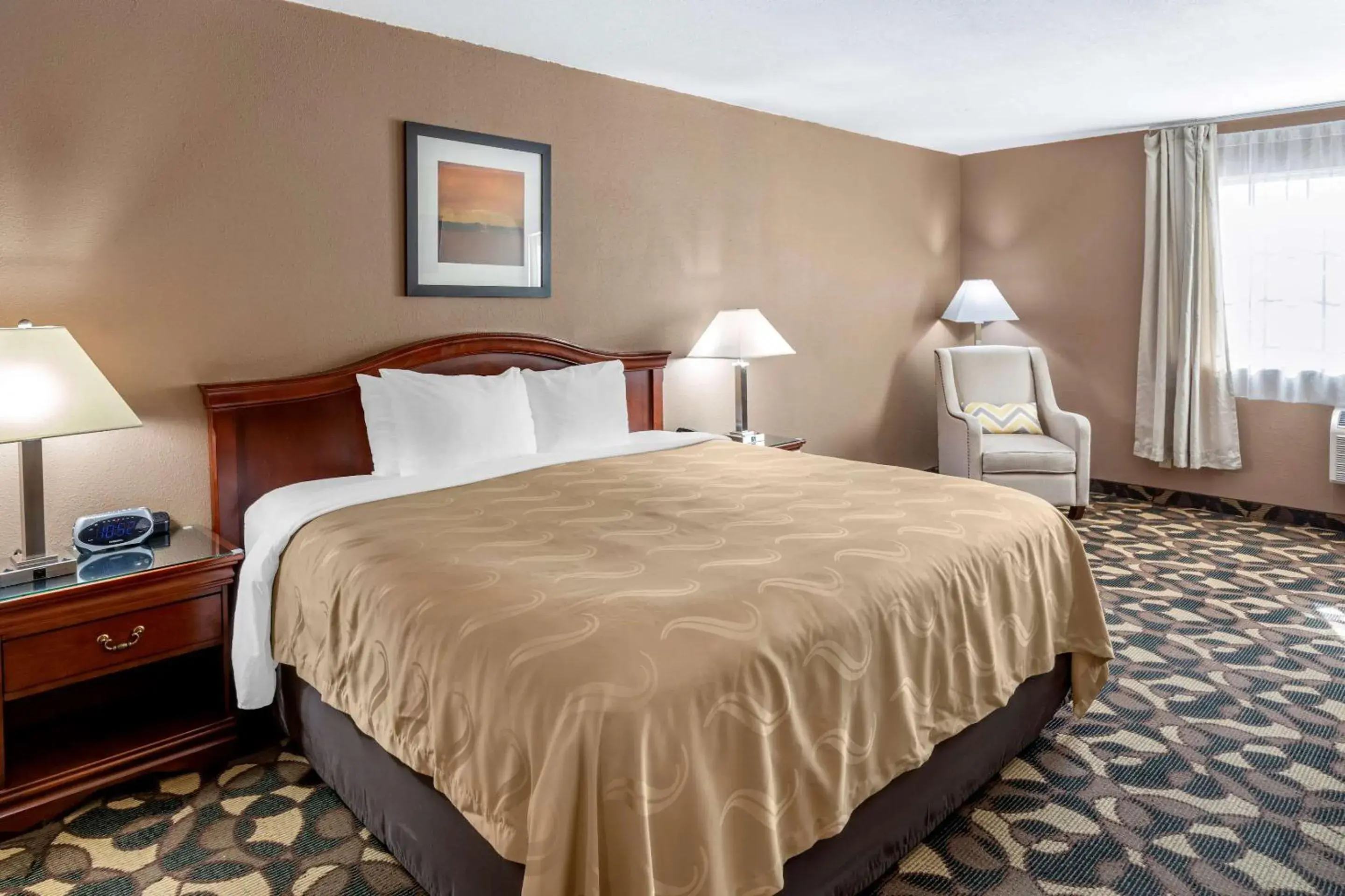 King Room - Non-Smoking in Quality Inn Paradise Creek King Room - Non-Smoking in Quality Inn Paradise Creek