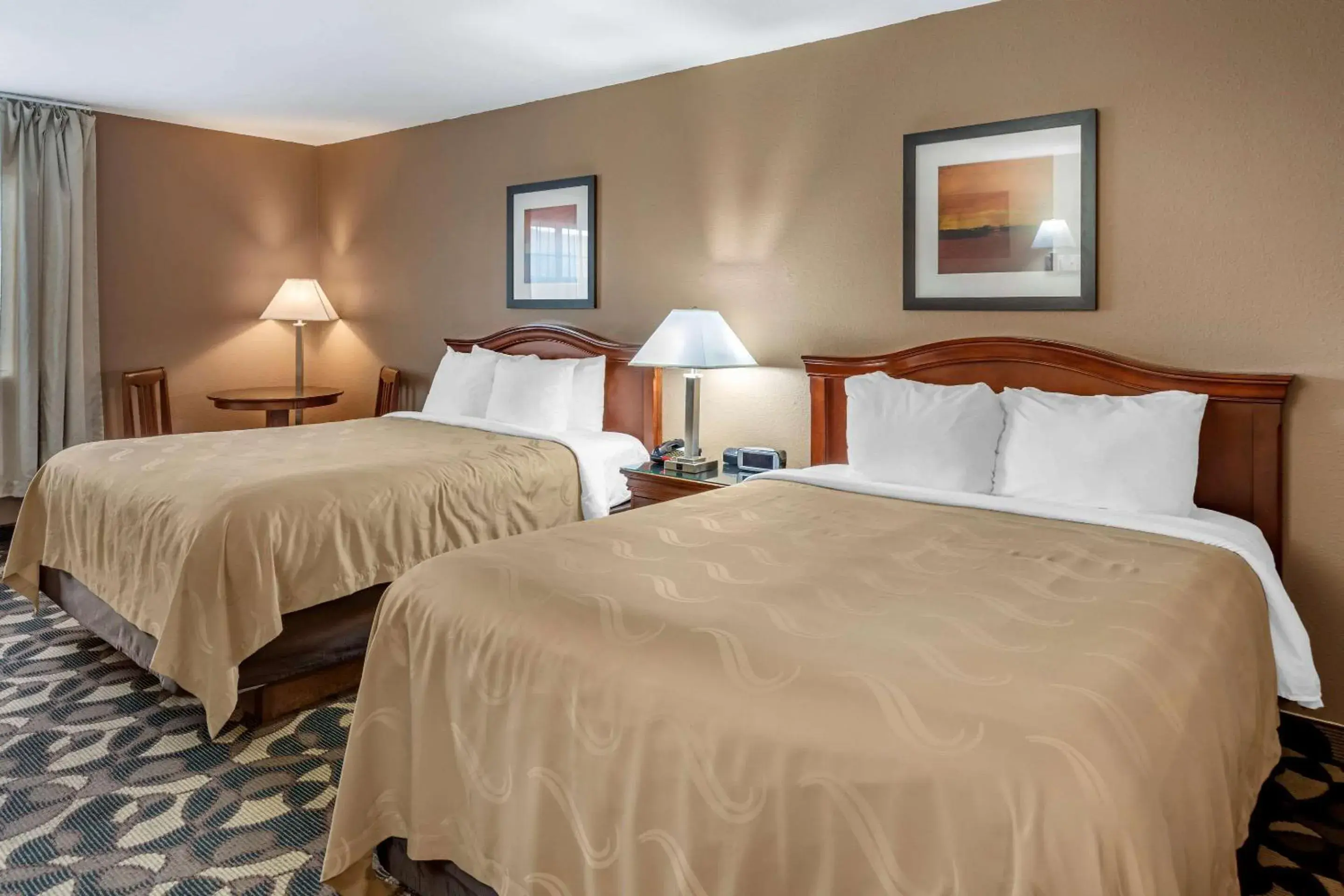 Queen Room with Two Queen Beds - Non-Smoking in Quality Inn Paradise Creek Queen Room with Two Queen Beds - Non-Smoking in Quality Inn Paradise Creek