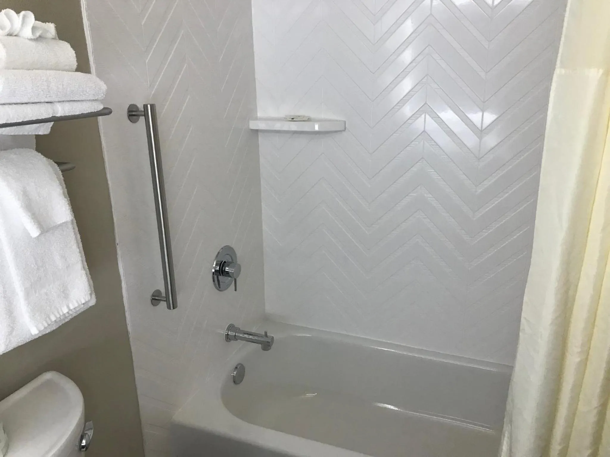 Bathroom in Holiday Inn Clarkston - Lewiston by IHG