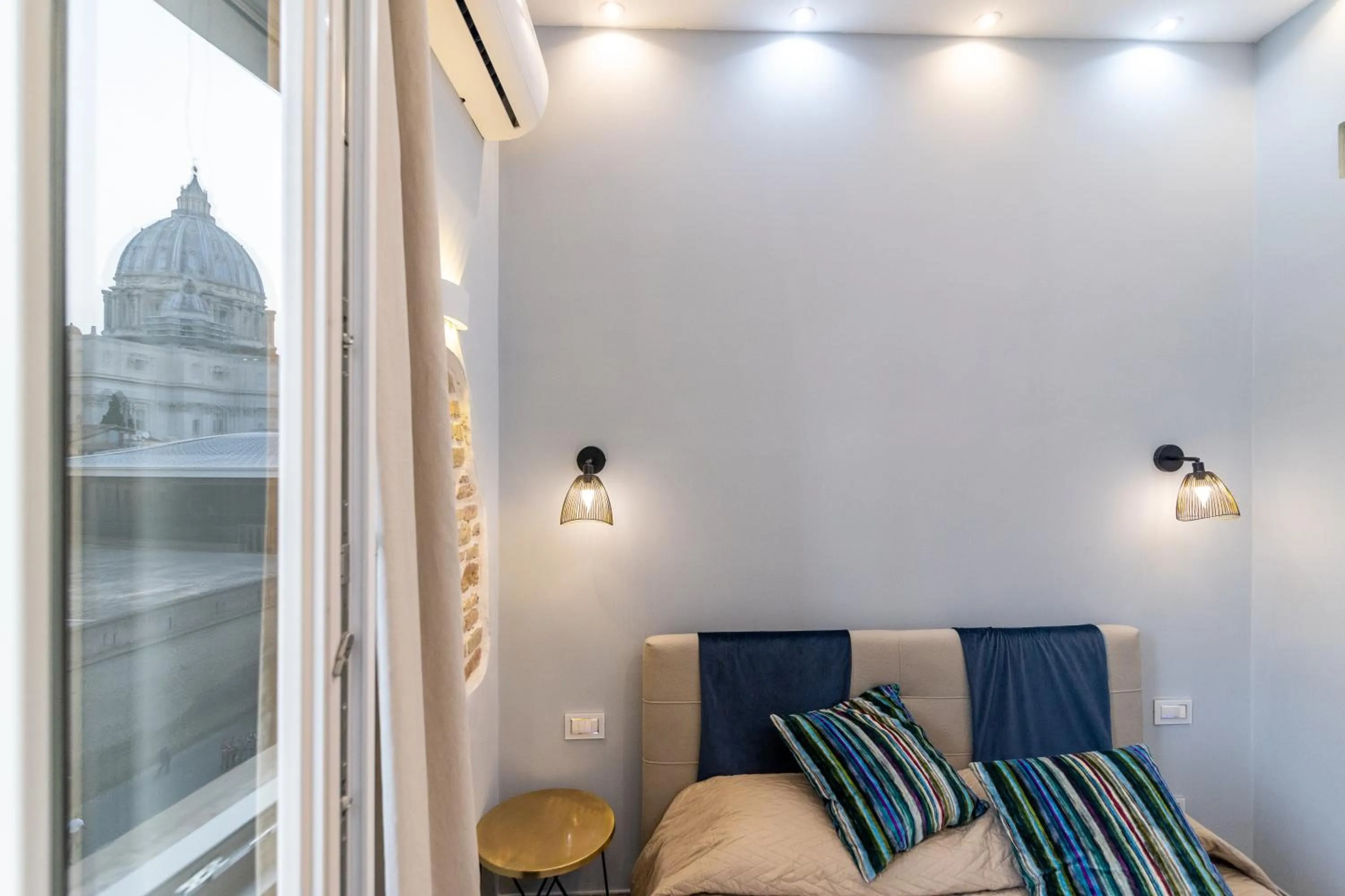 Bed in Zeus Inn - Una finestra sul Vaticano