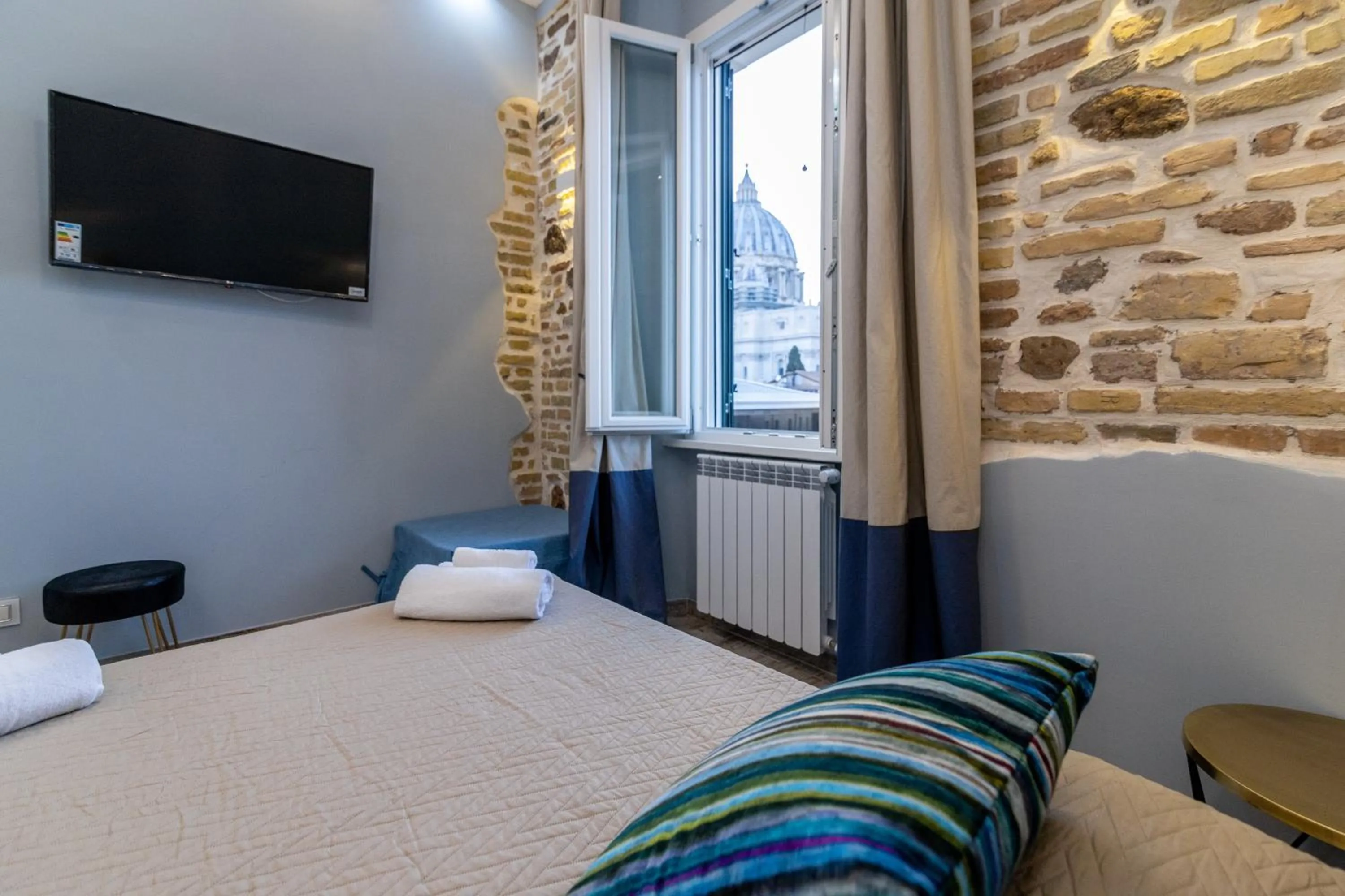 Bed in Zeus Inn - Una finestra sul Vaticano