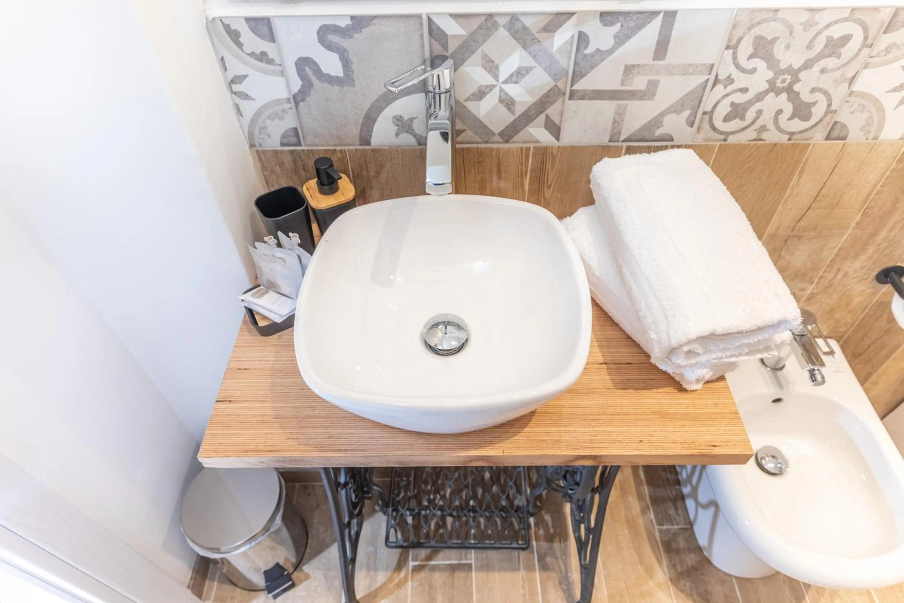 Shower in Leone Suite B&B & Restaurant AIC