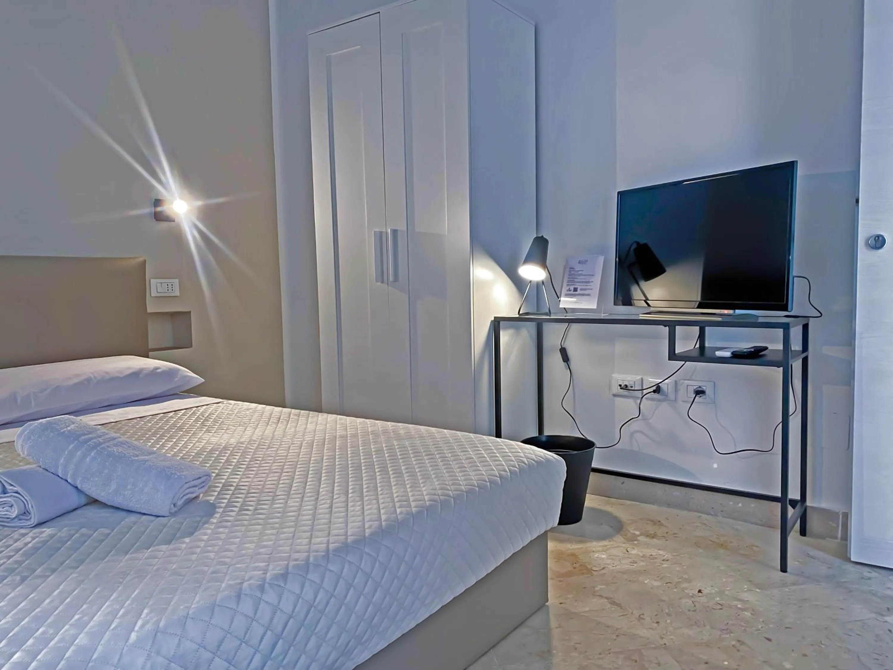 Bedroom, Bed in Leone Suite B&B & Restaurant AIC