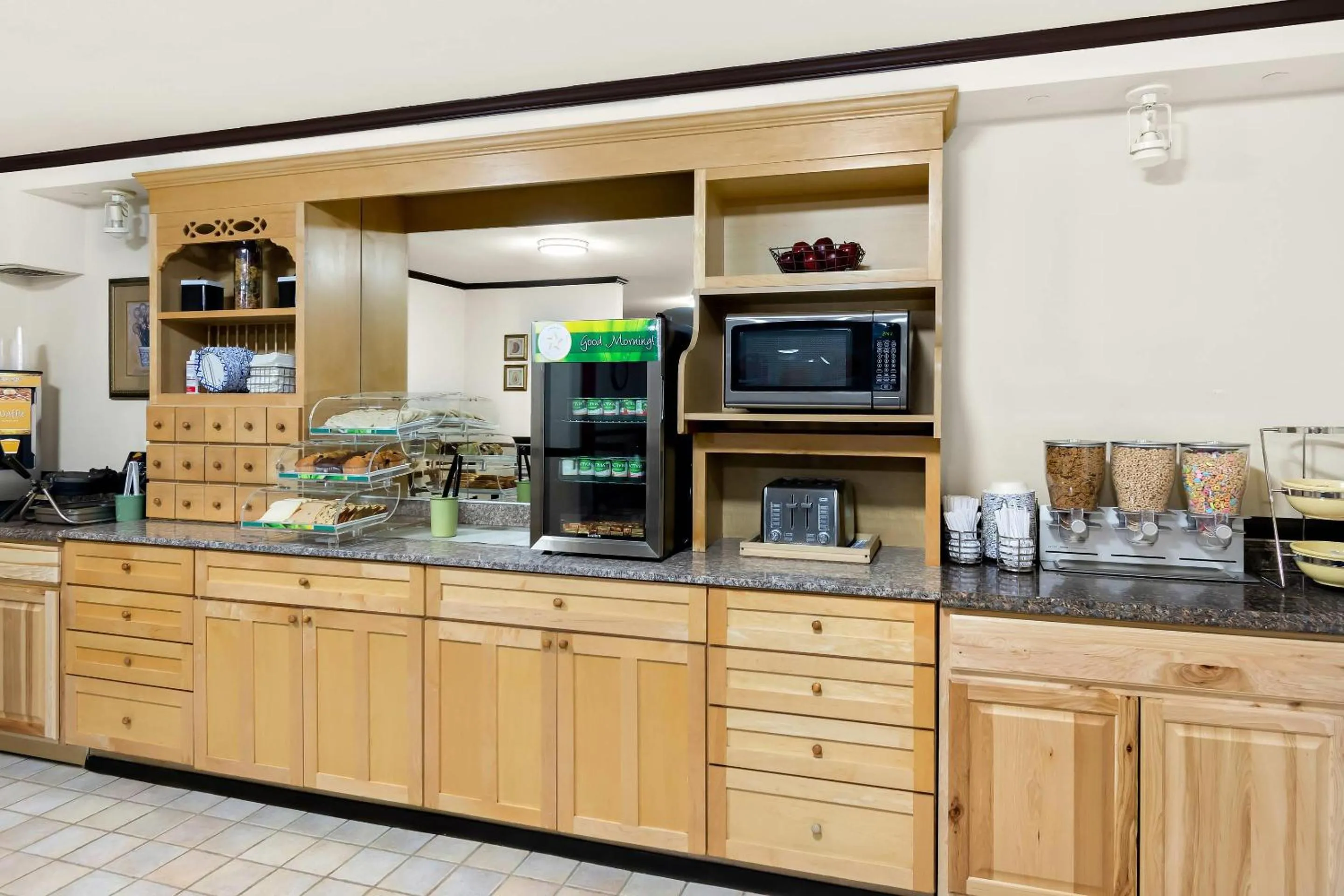 Breakfast in Quality Inn Mount Vernon