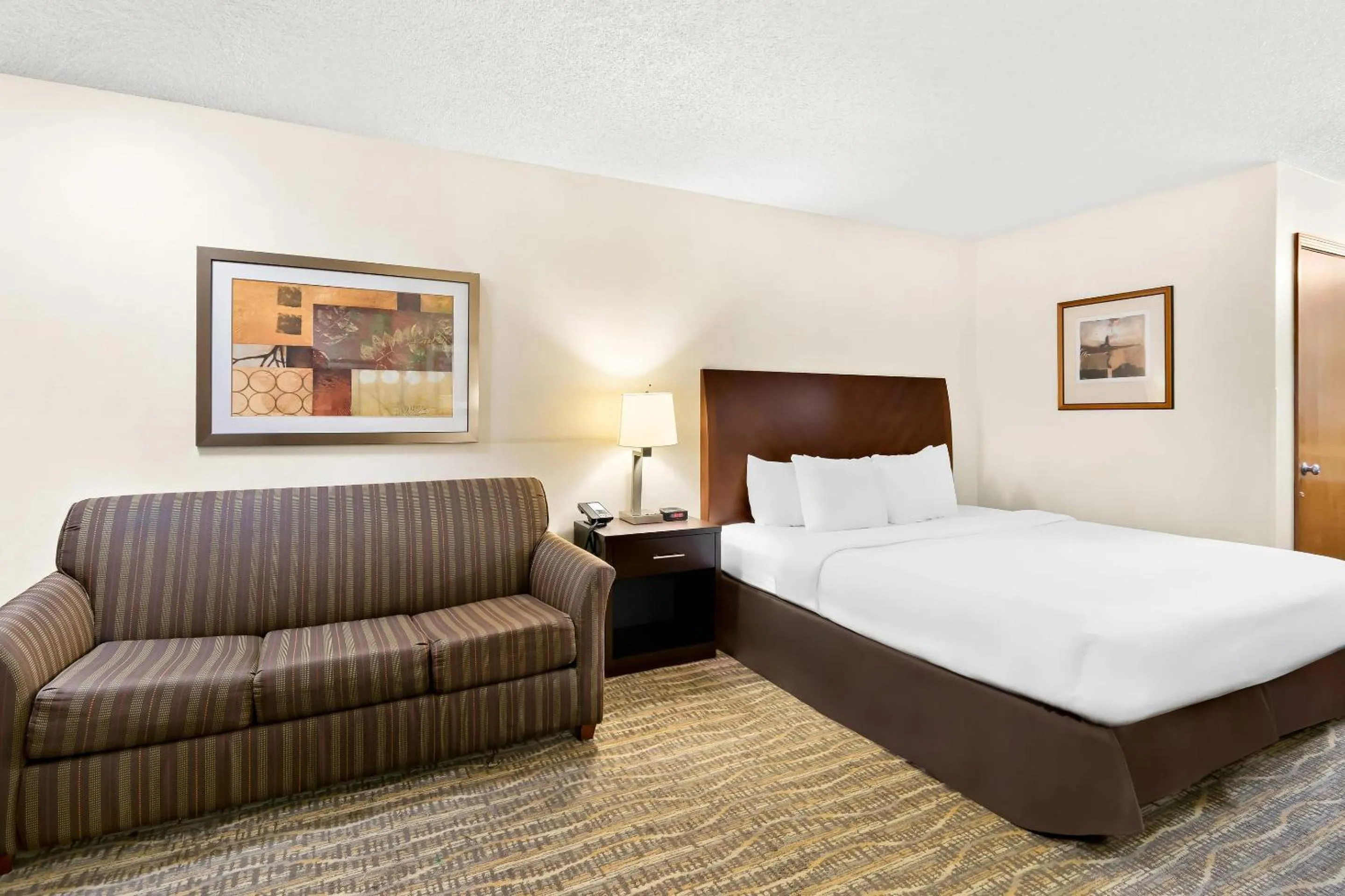 Bedroom, Bed in Quality Inn Mount Vernon