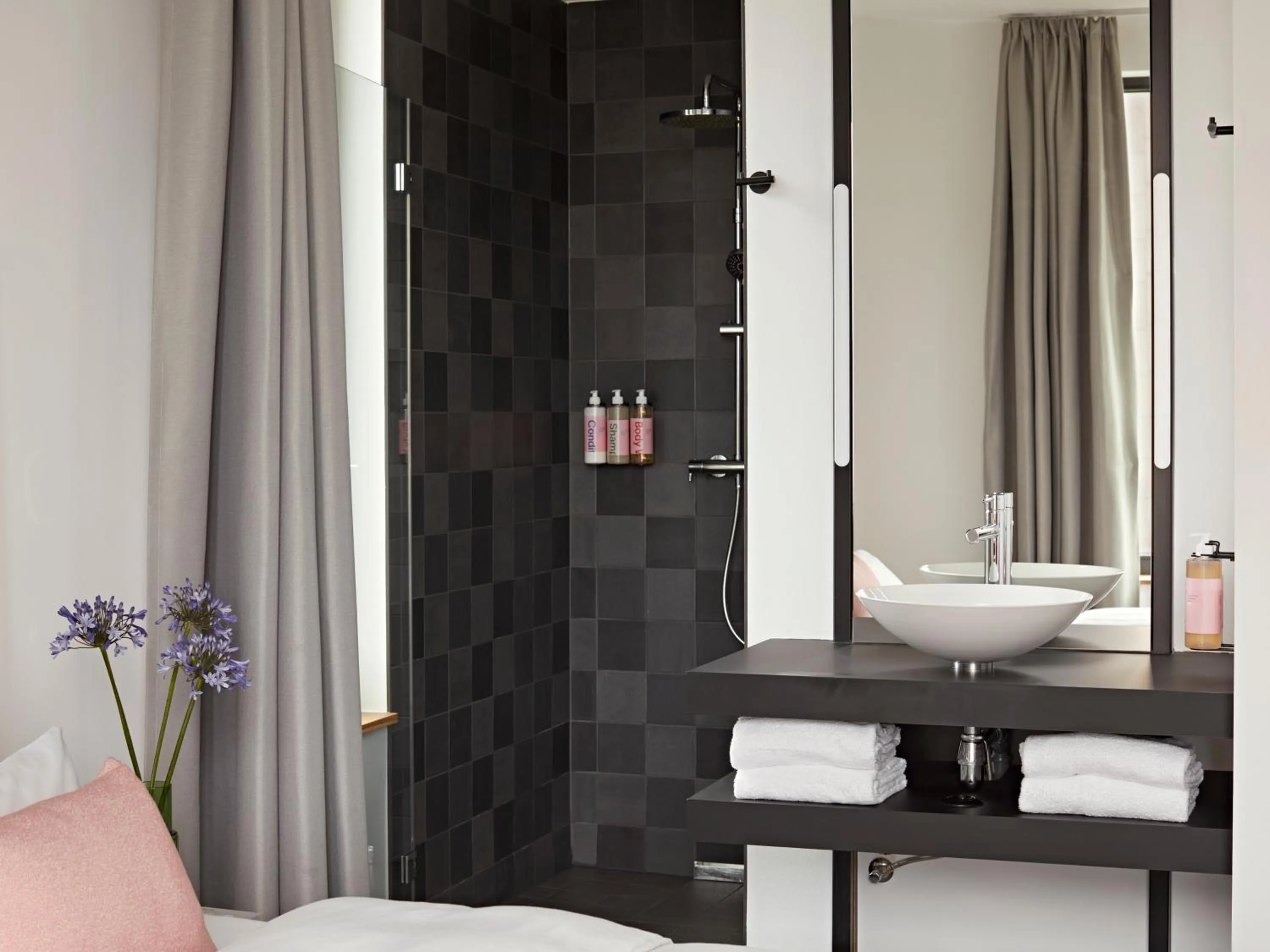 Bathroom in Numa Berlin Drift