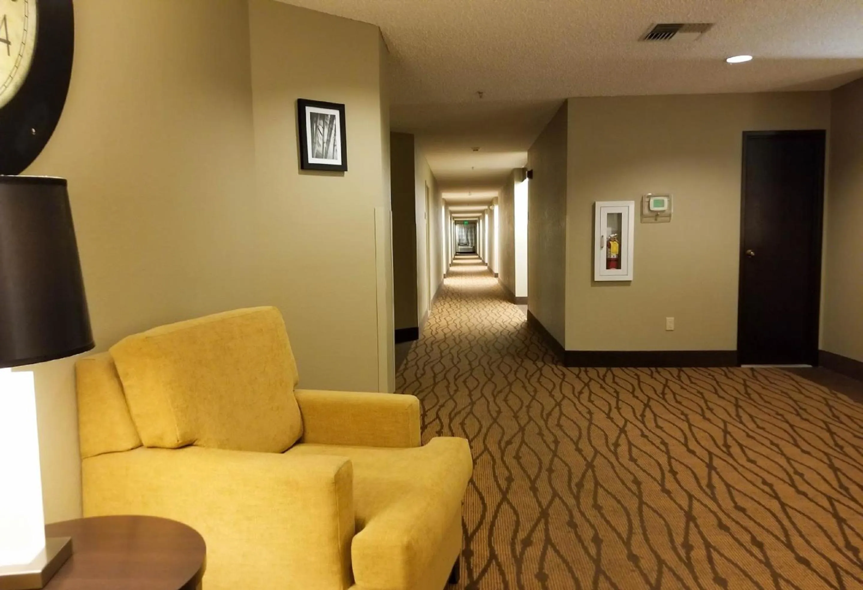 Seating area in Sleep Inn Pasco Tri -Cities