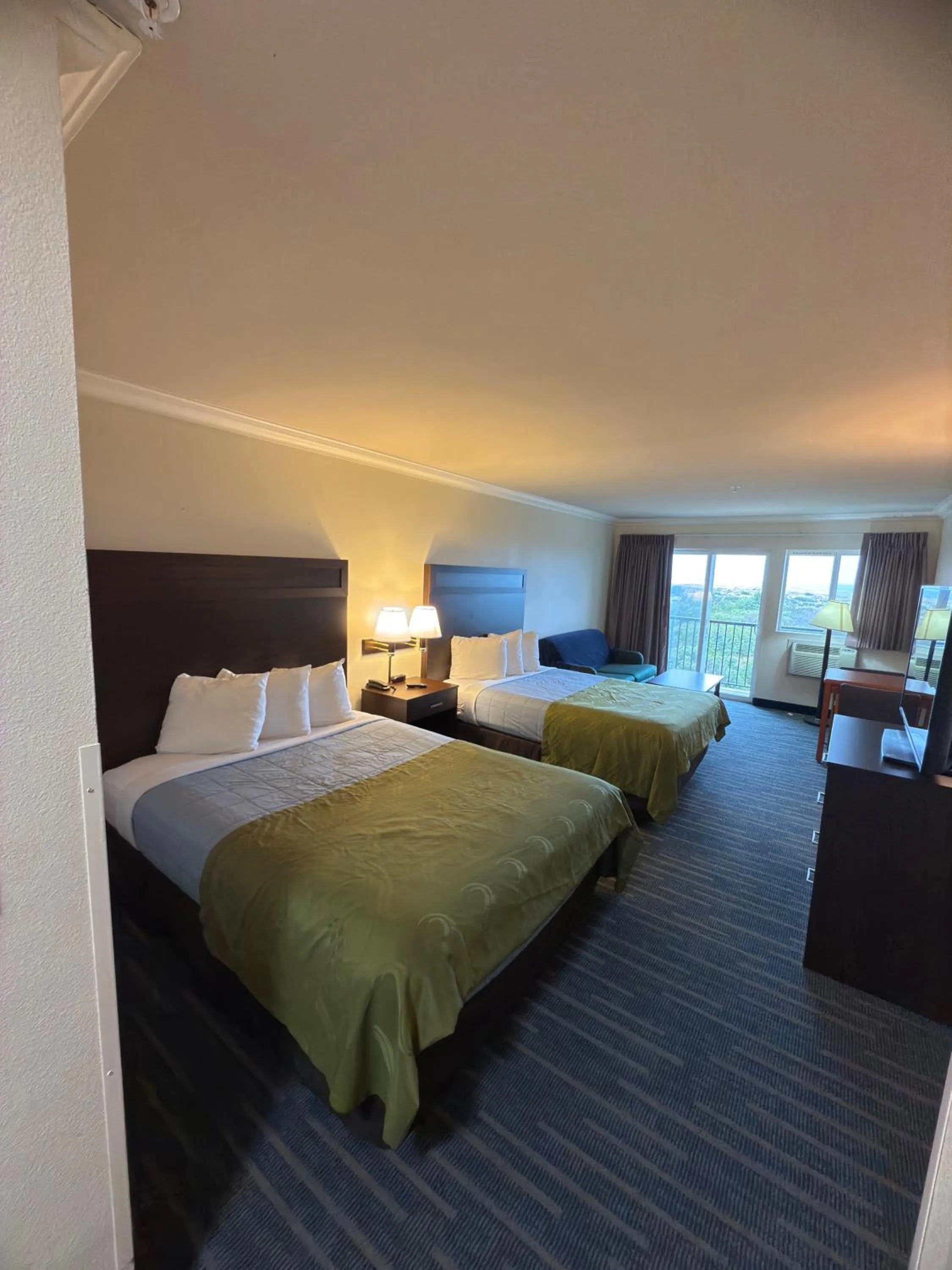 Bed in Ocean Paradise Hotel & Resort