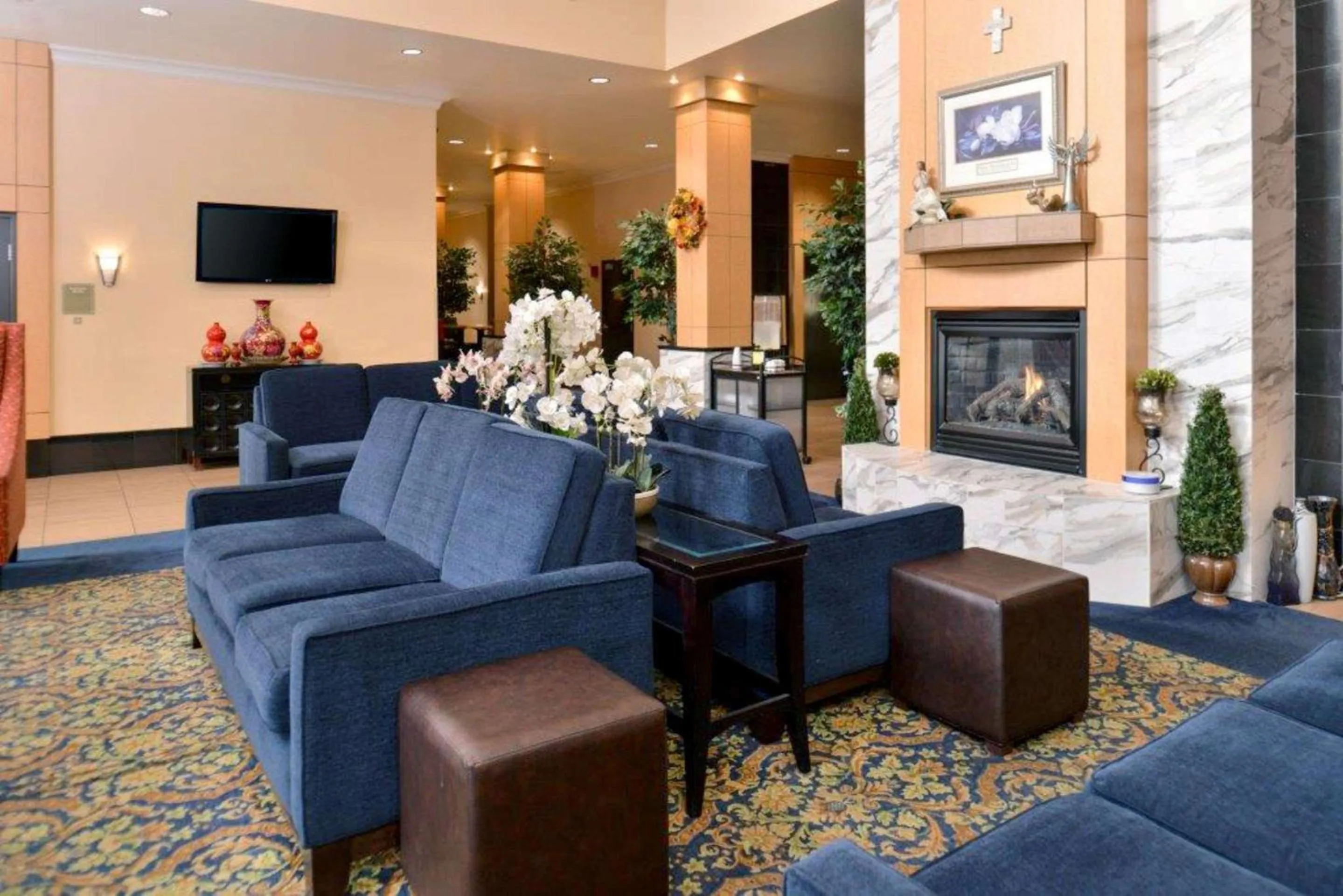 Lobby or reception in Comfort Suites Airport Tukwila Seattle