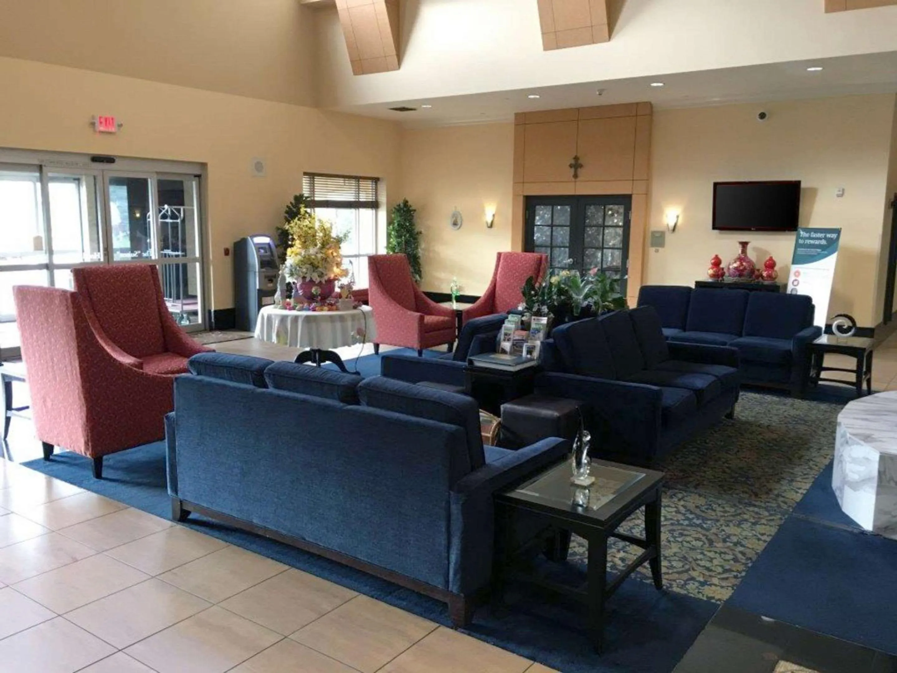 Lobby or reception in Comfort Suites Airport Tukwila Seattle