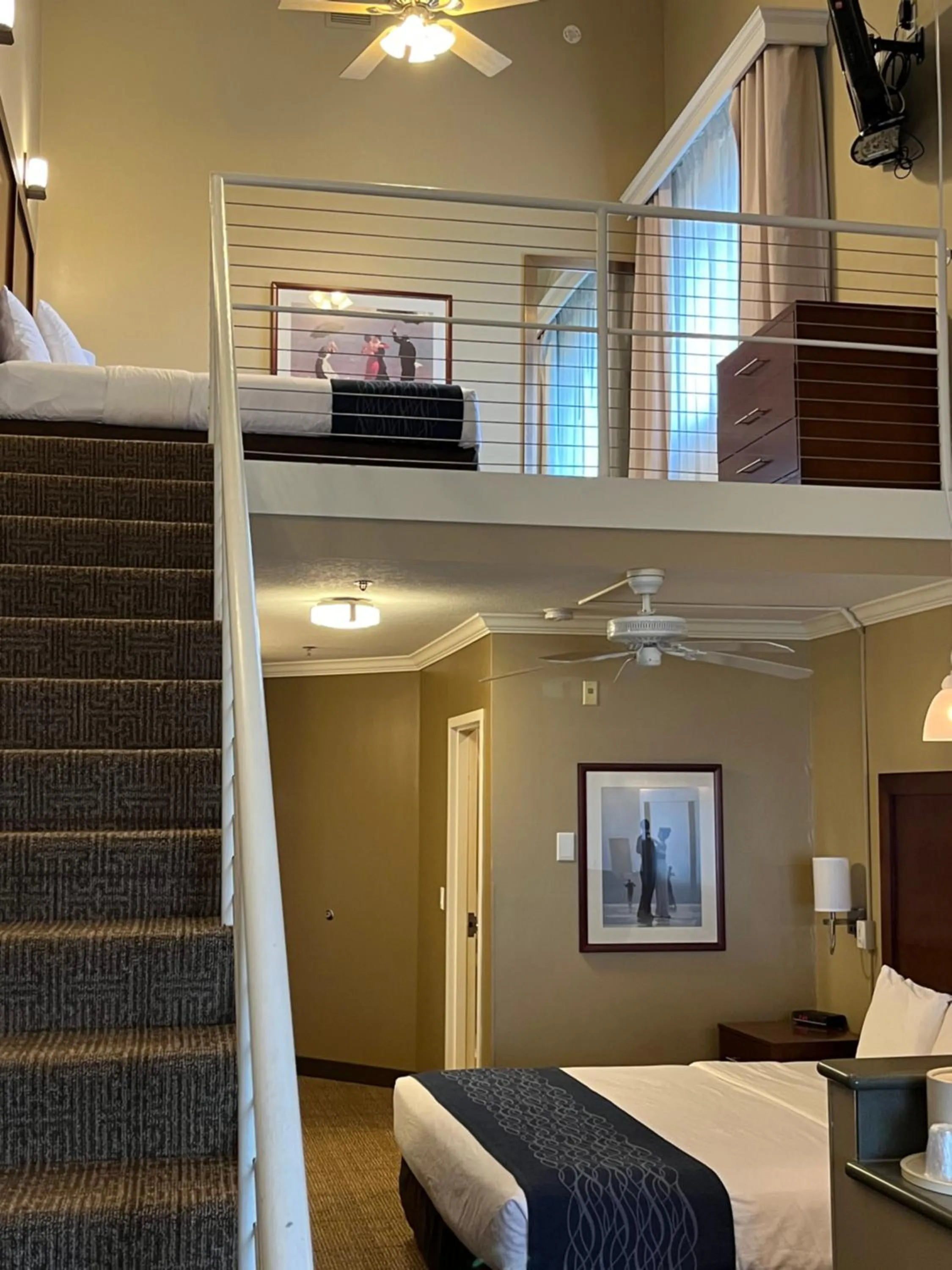 Photo of the whole room, Bed in Comfort Inn & Suites Ocean Shores