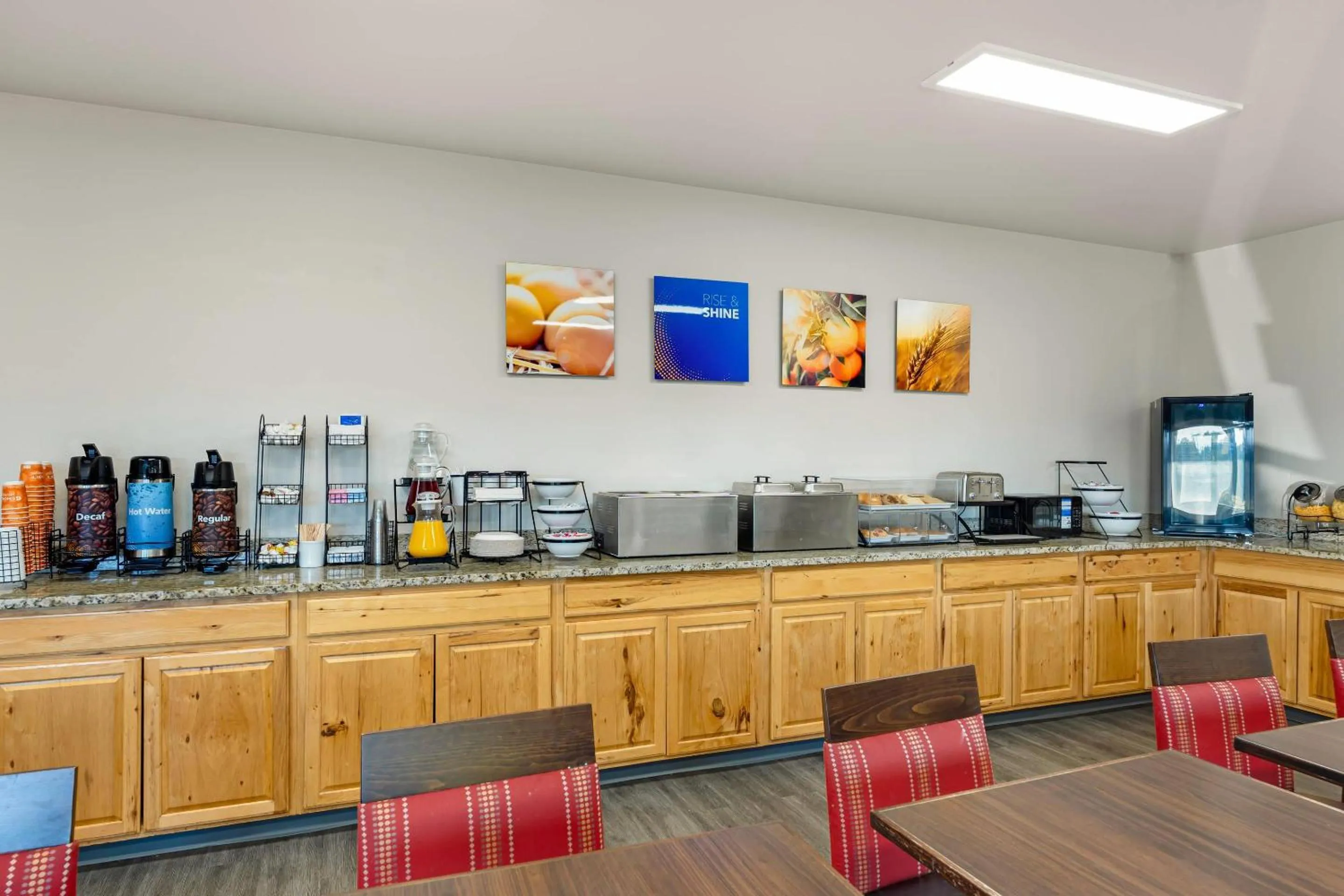 Breakfast in Comfort Inn & Suites Ocean Shores