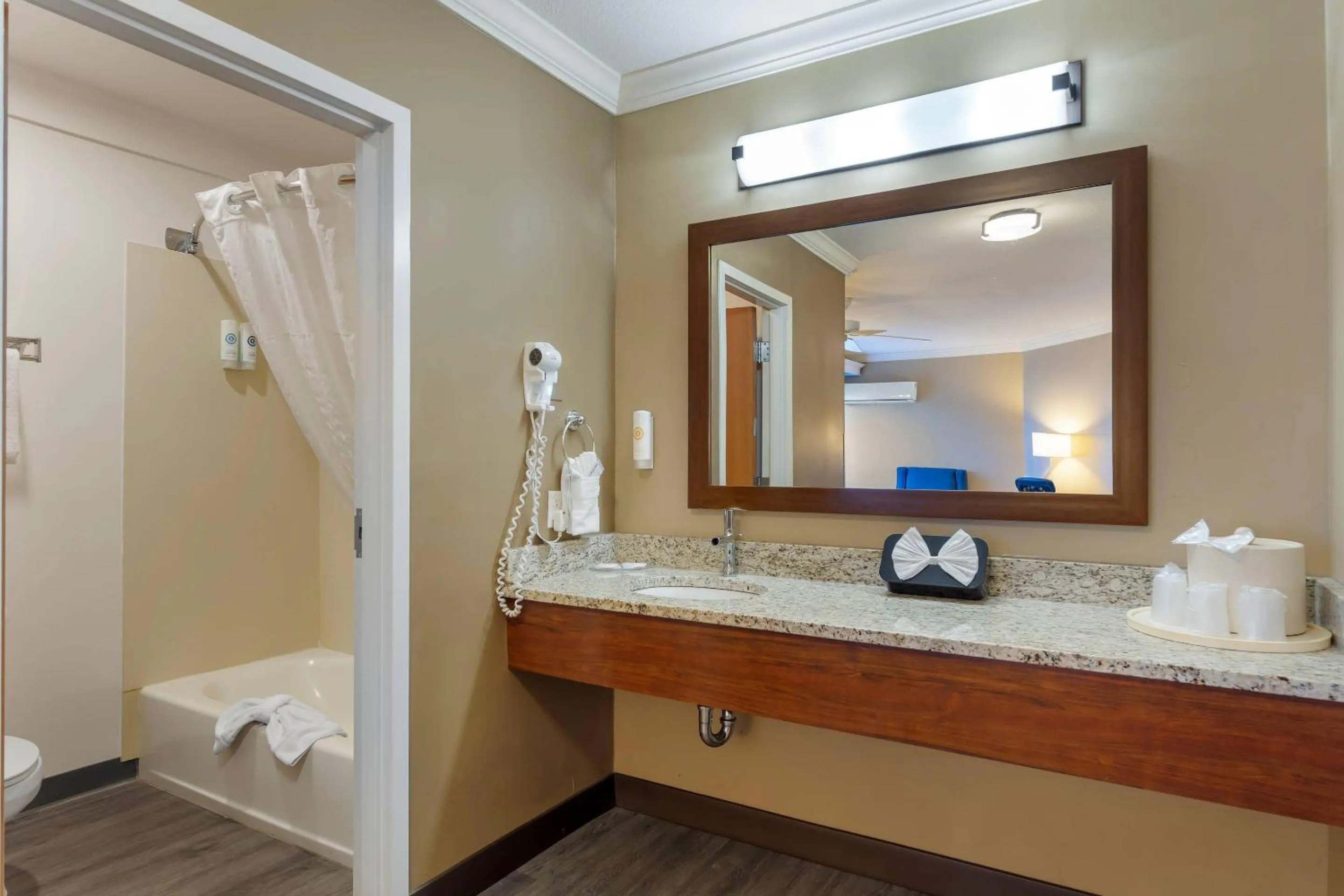 Bedroom in Comfort Inn & Suites Ocean Shores