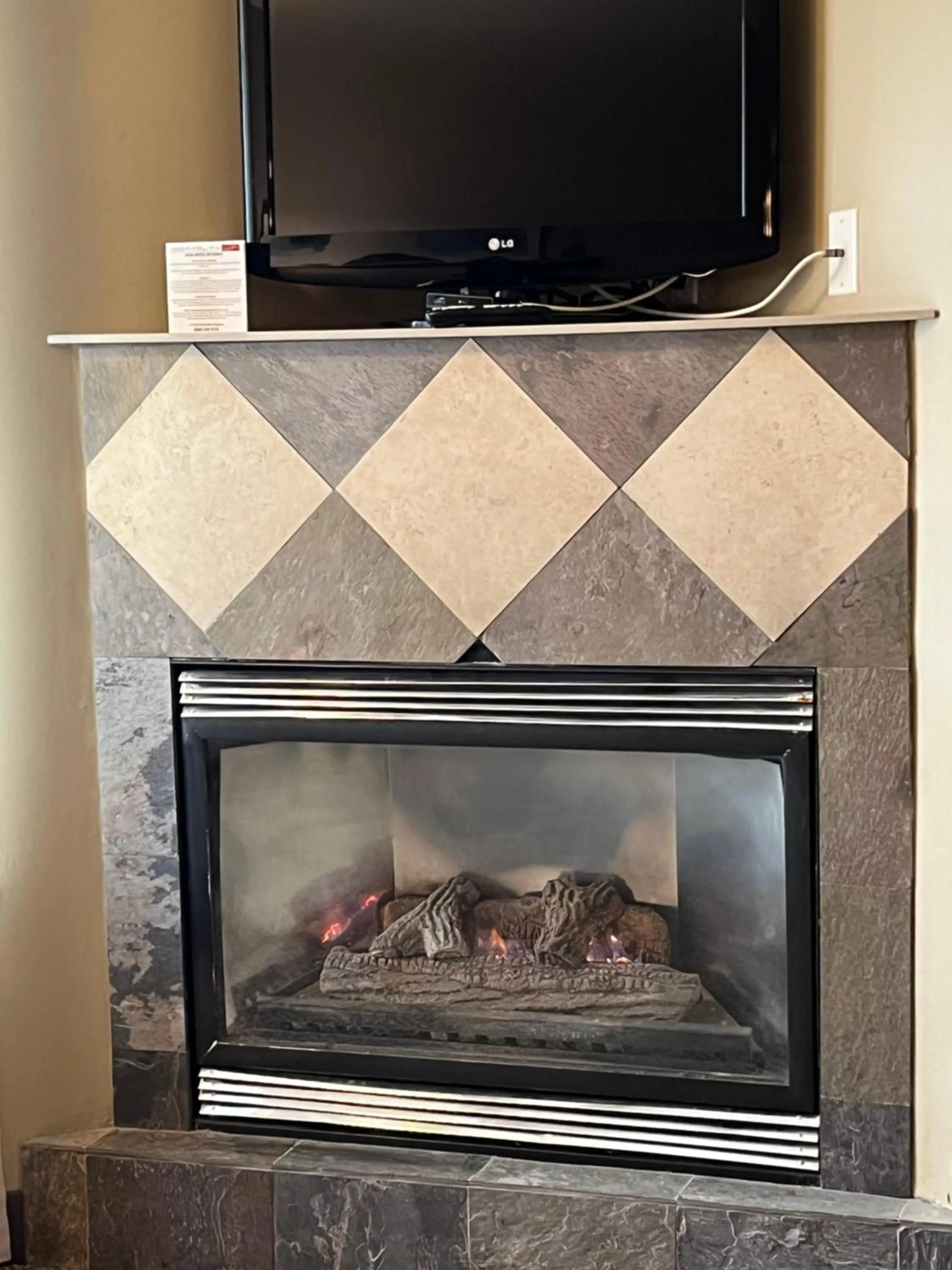 TV and multimedia in Comfort Inn & Suites Ocean Shores