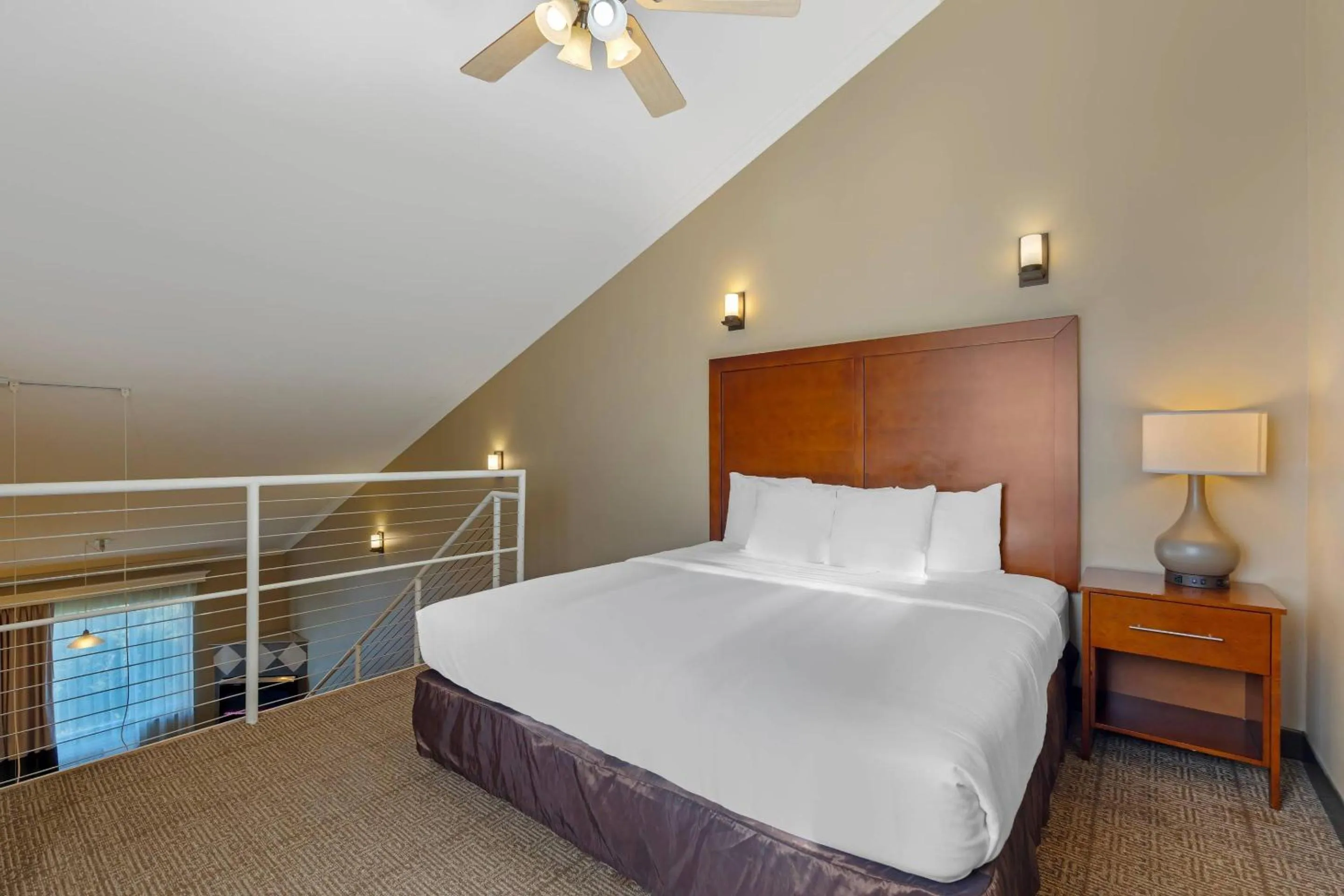 Bedroom, Bed in Comfort Inn & Suites Ocean Shores