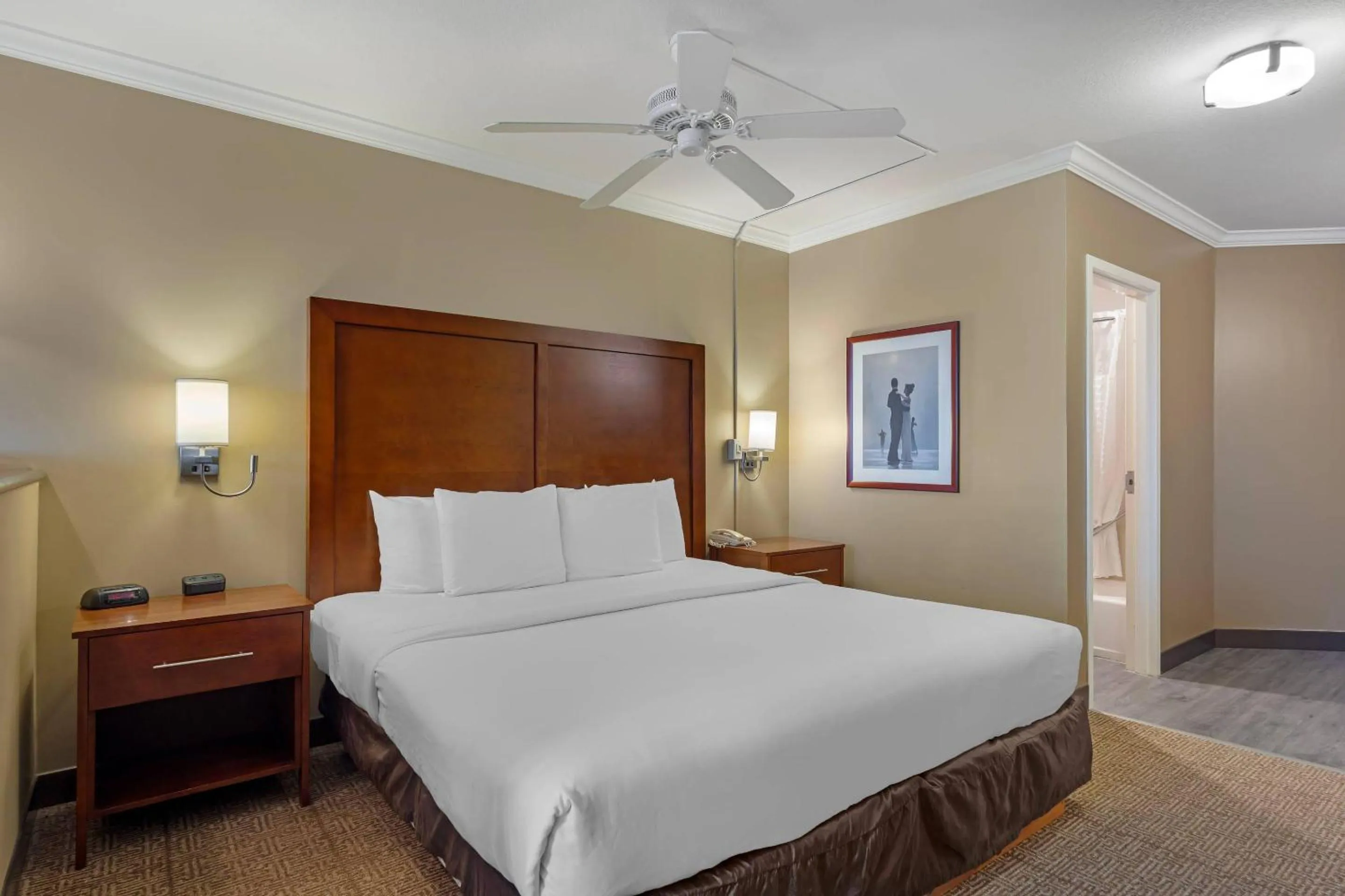 Bedroom, Bed in Comfort Inn & Suites Ocean Shores