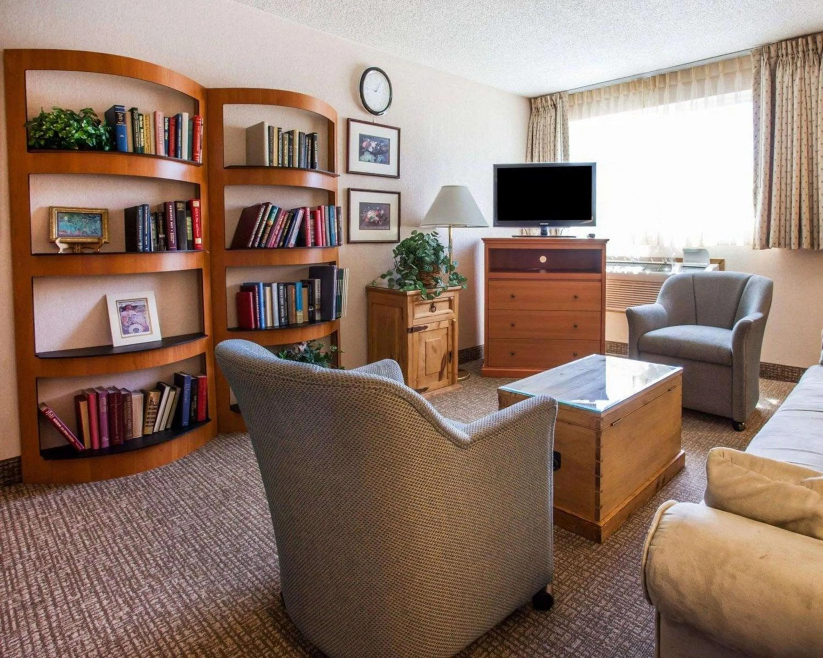 Bedroom in Quality Inn Kirkland