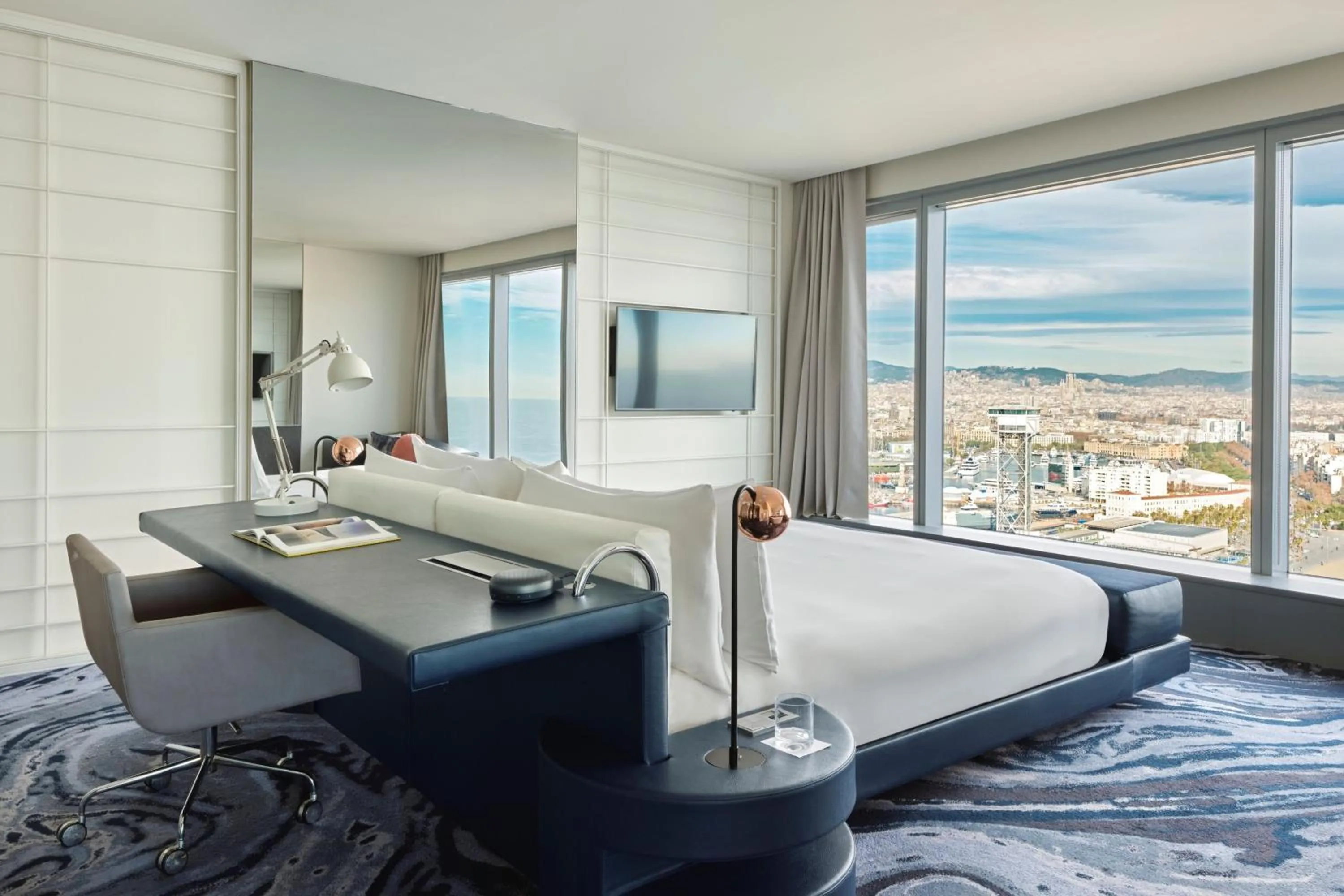 Photo of the whole room, Bed in W Barcelona