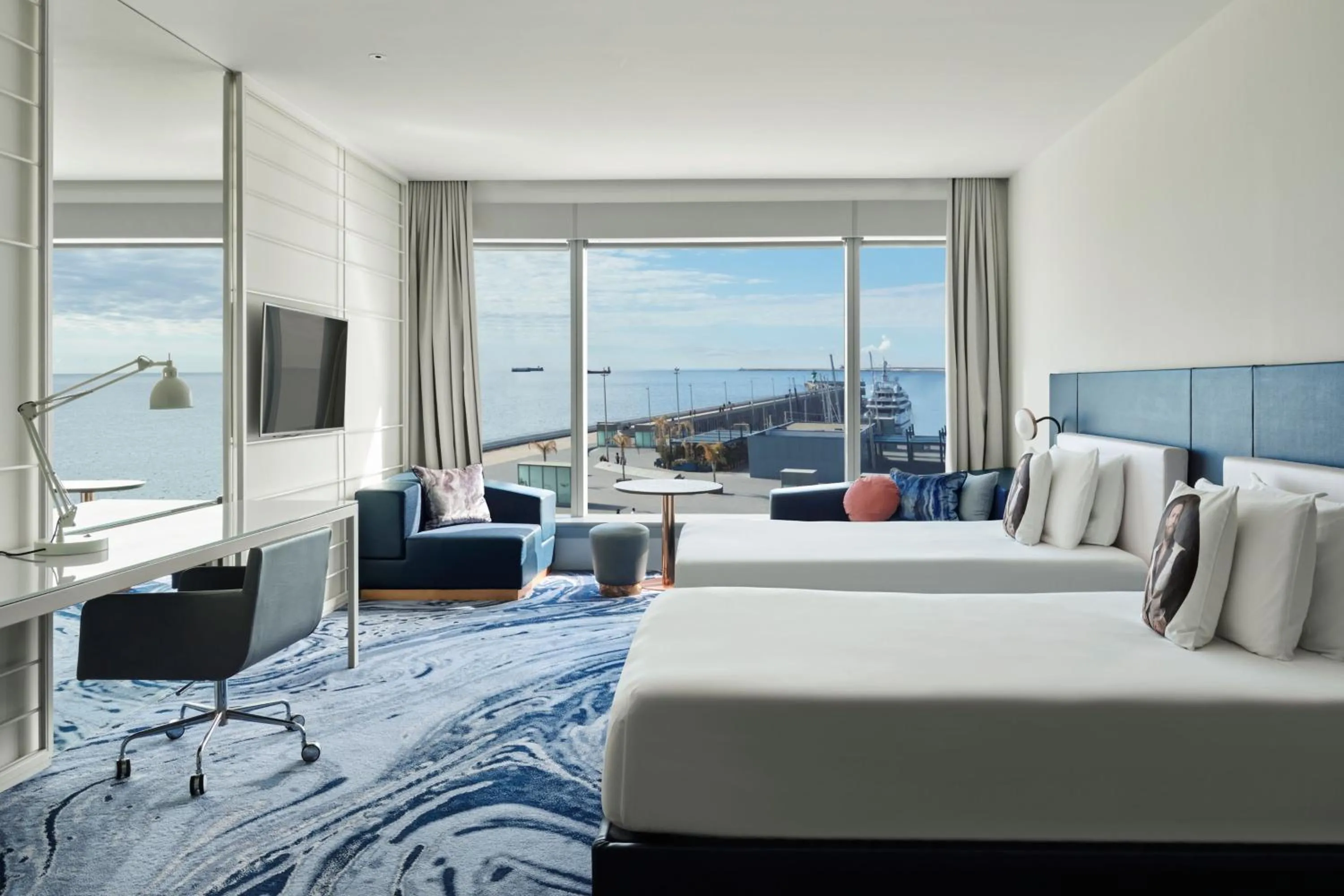 Photo of the whole room, Bed in W Barcelona