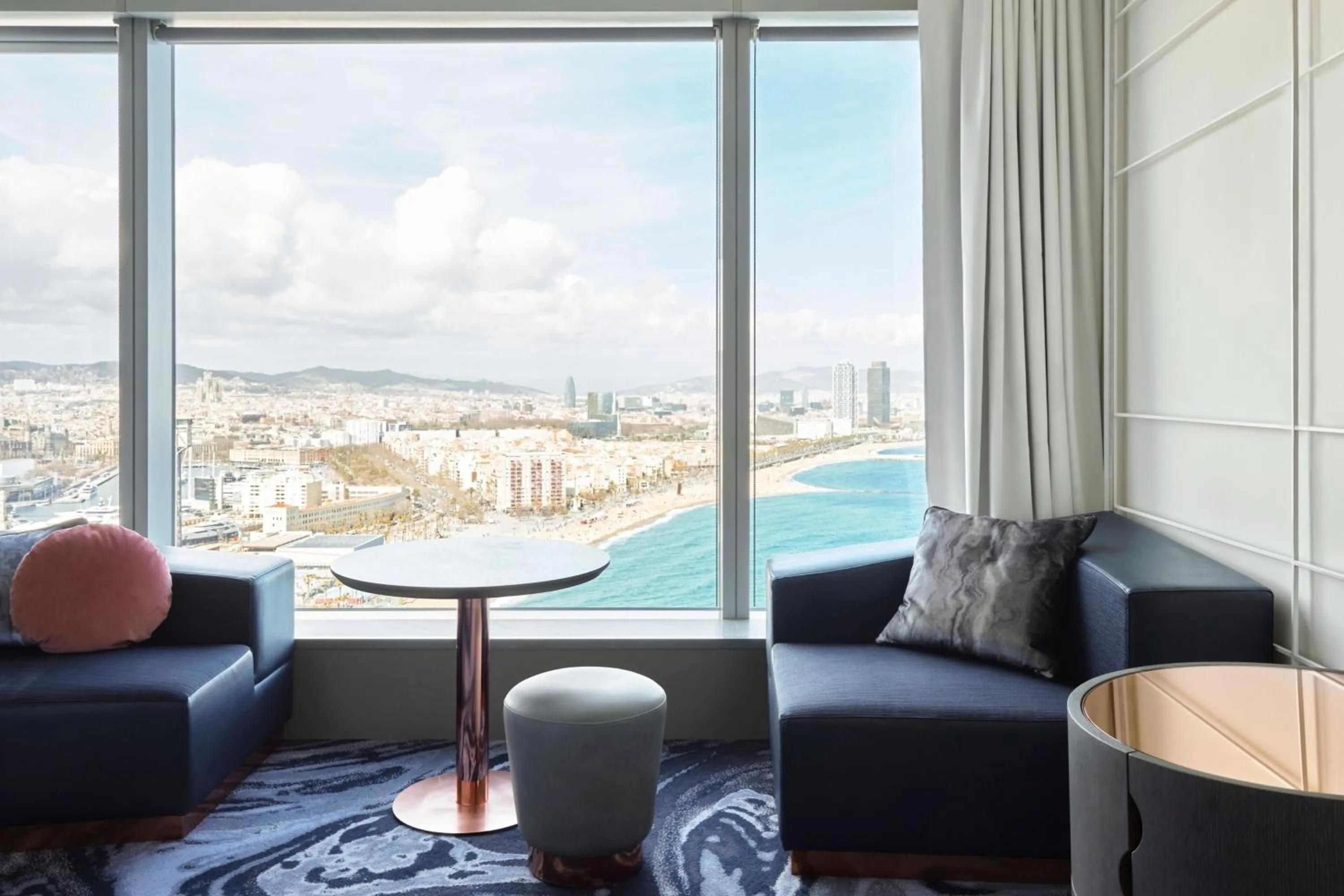 Photo of the whole room in W Barcelona