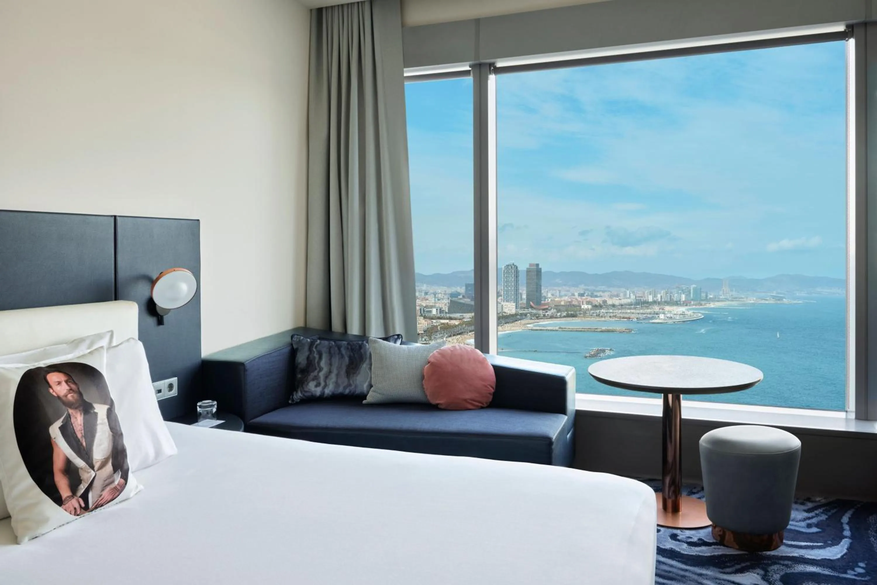 Photo of the whole room, Bed in W Barcelona